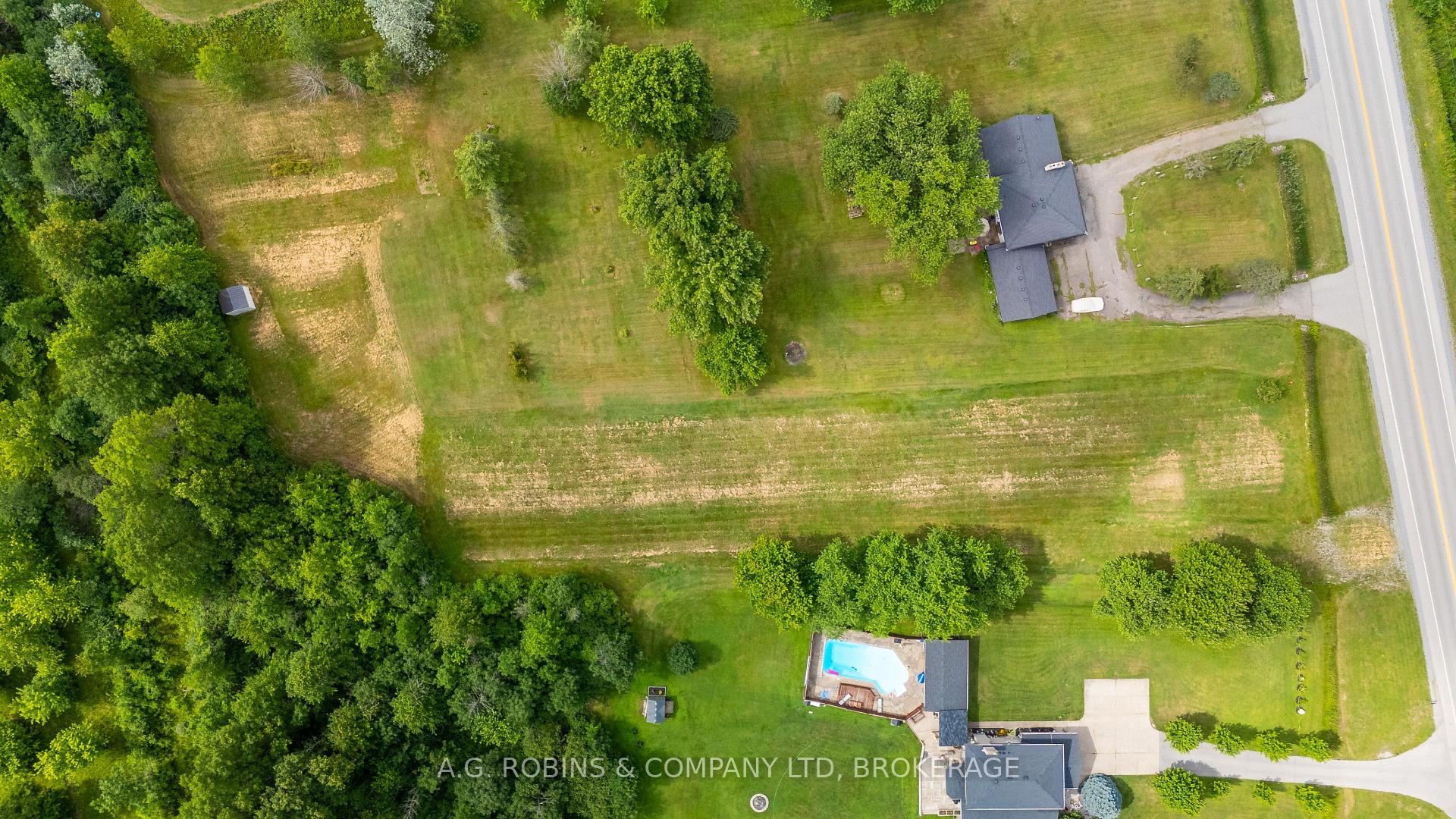 Photo 4 of 138 Moyer Road, Welland, Cooks Mills — HOMEH