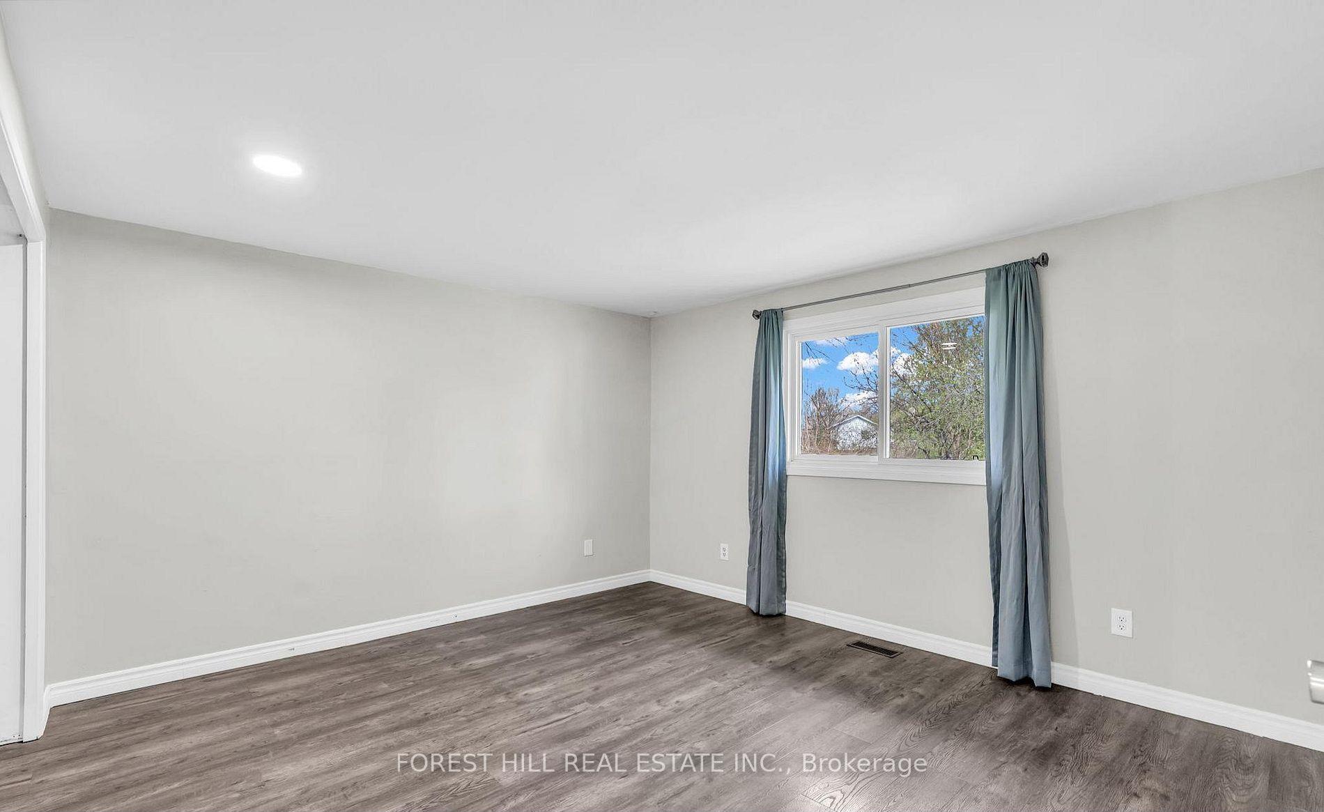 Photo 7 of Unit Room 1, 115 Amberly Boulevard, Hamilton, Ancaster — HOMEH