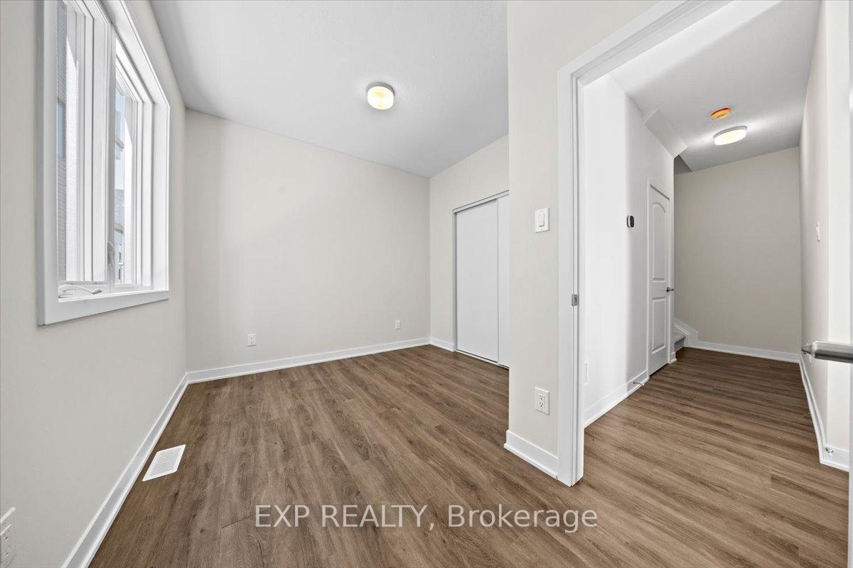 Photo 4 of 314 John Kim Bell Private, Ottawa, CFB Rockcliffe and Area — HOMEH