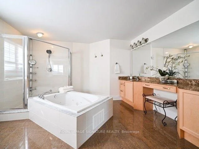 Photo 6 of 9 William Bowes Boulevard, Vaughan, Maple — HOMEH