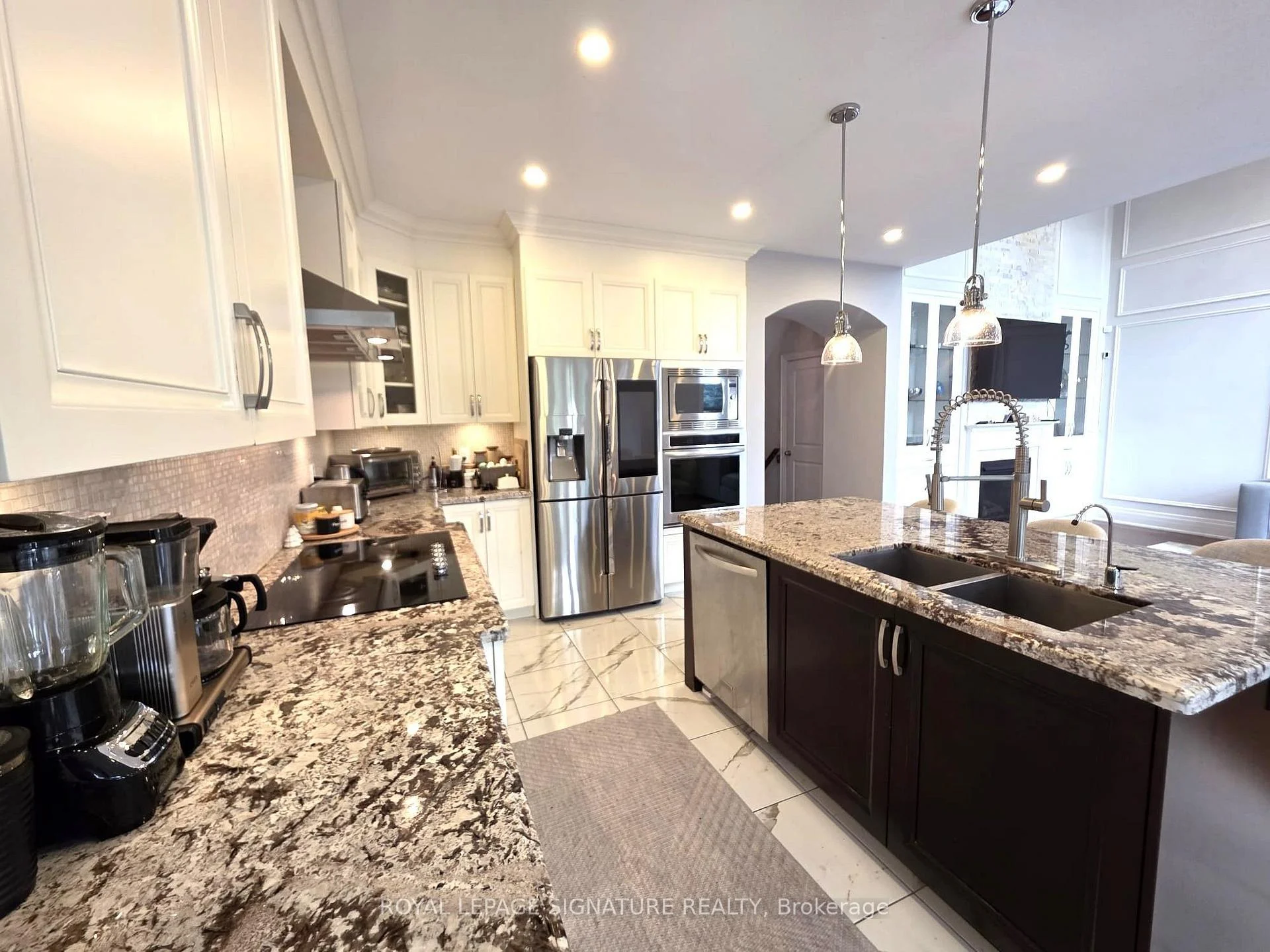 Photo 7 of 9 William Bowes Boulevard, Vaughan, Maple — HOMEH