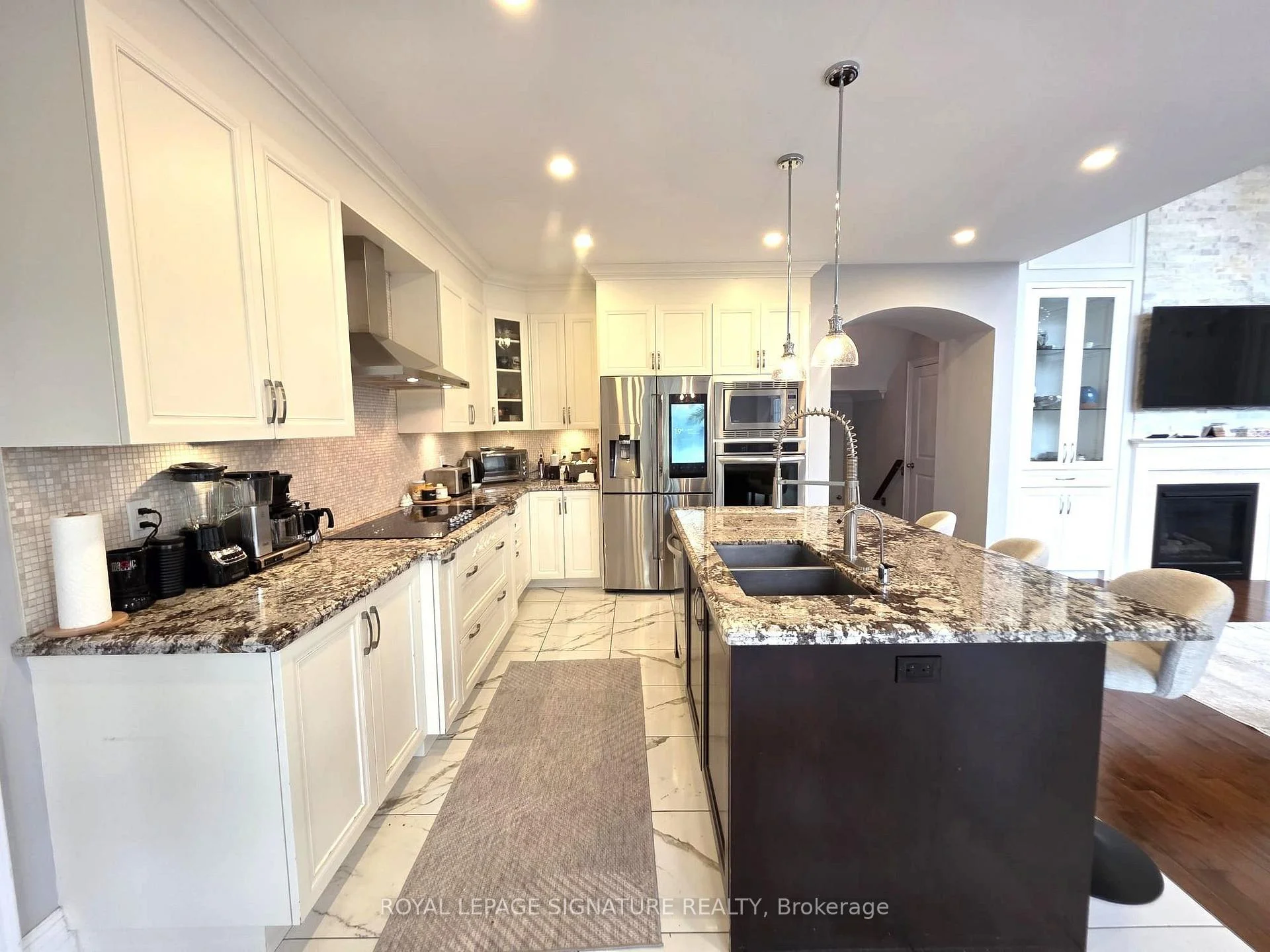 Photo 8 of 9 William Bowes Boulevard, Vaughan, Maple — HOMEH