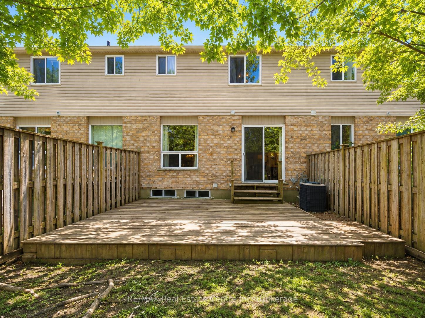 Photo 13 of Unit 38, 210 Dawn Avenue, Guelph, Clairfields/Hanlon Business Park — HOMEH