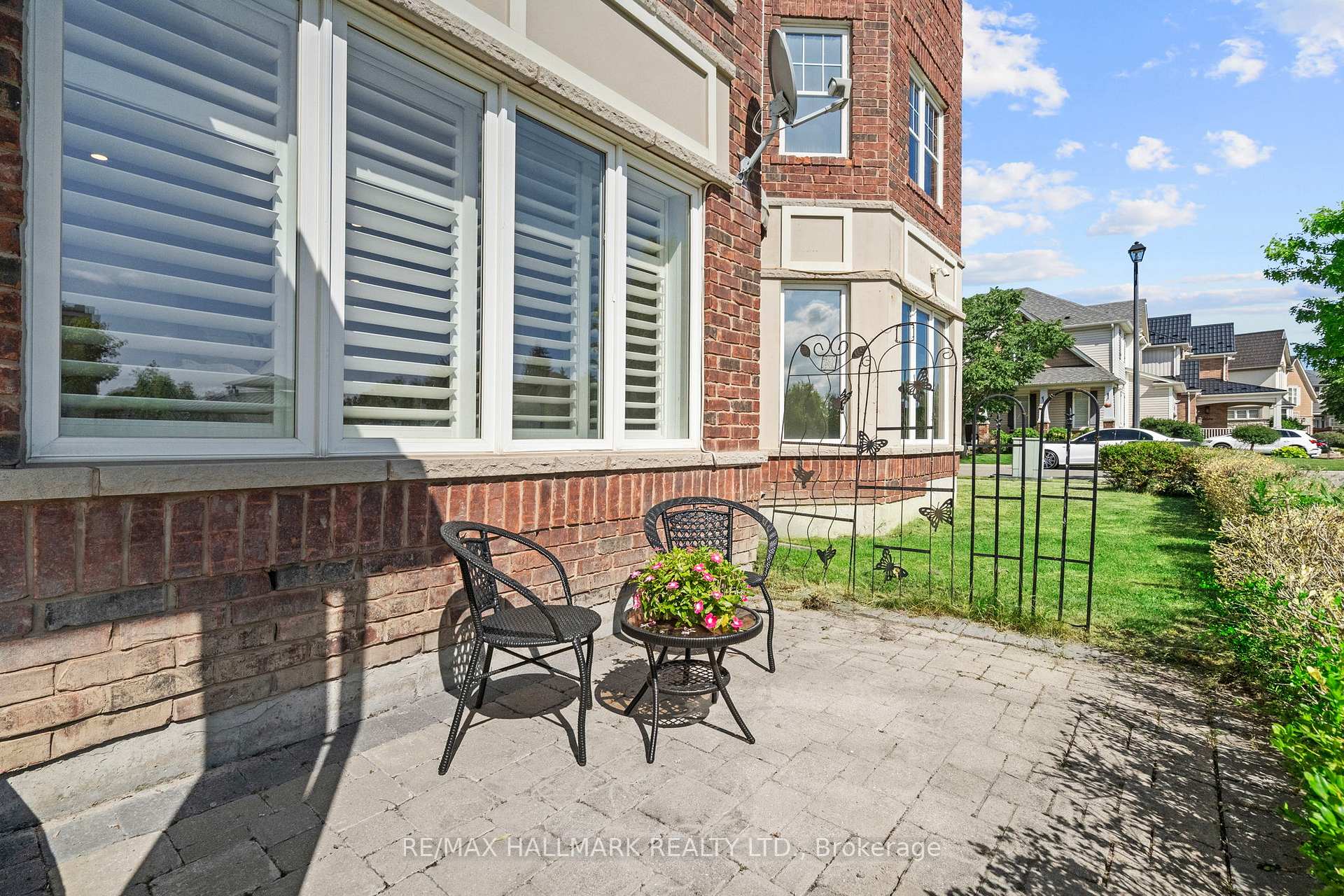 Photo 2 of 553 Gervais Terrace, Milton, Coates — HOMEH