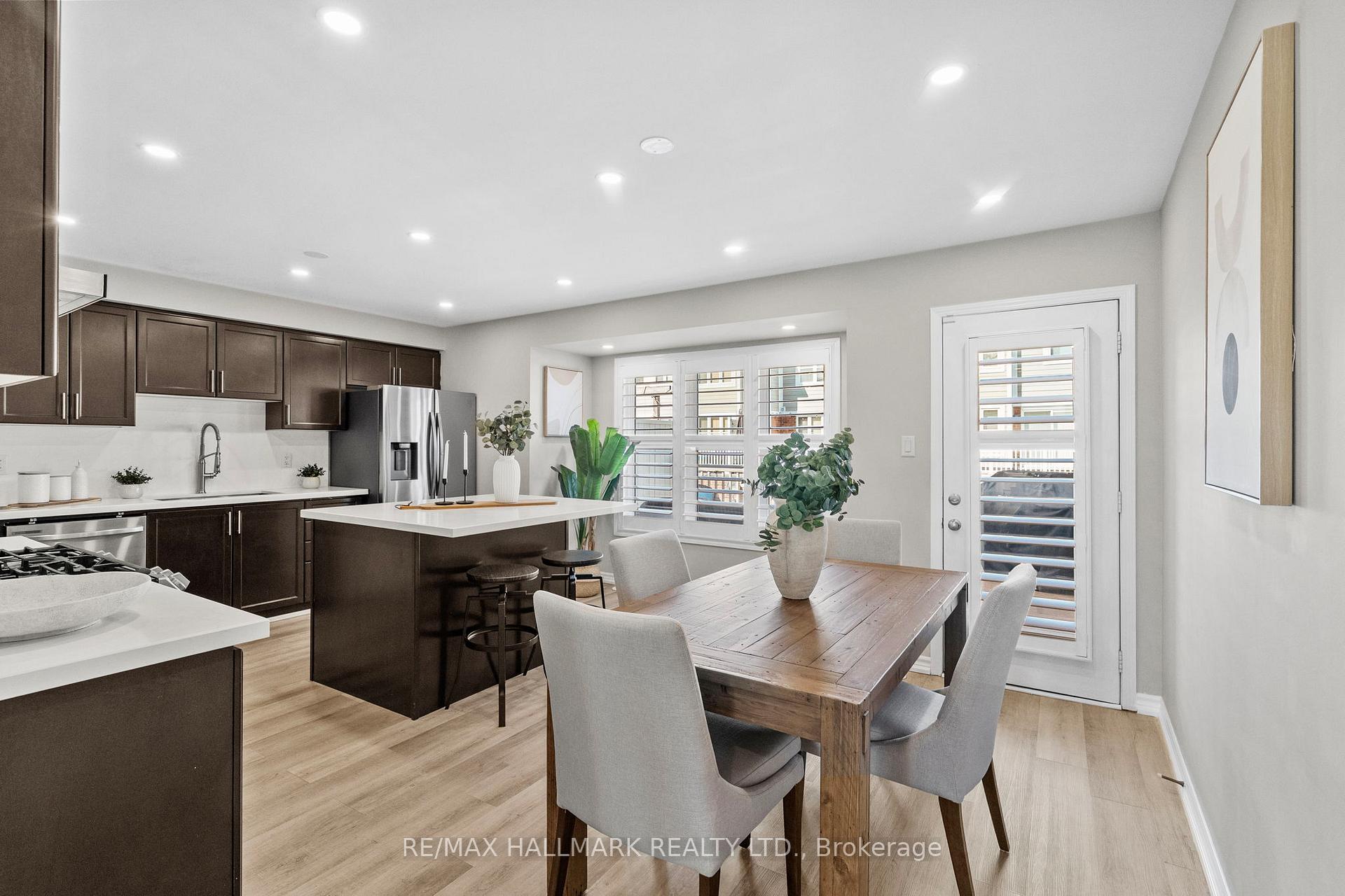 Photo 10 of 553 Gervais Terrace, Milton, Coates — HOMEH