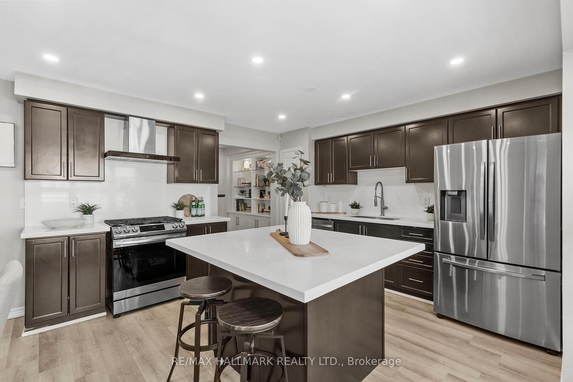 Photo 12 of 553 Gervais Terrace, Milton, Coates — HOMEH