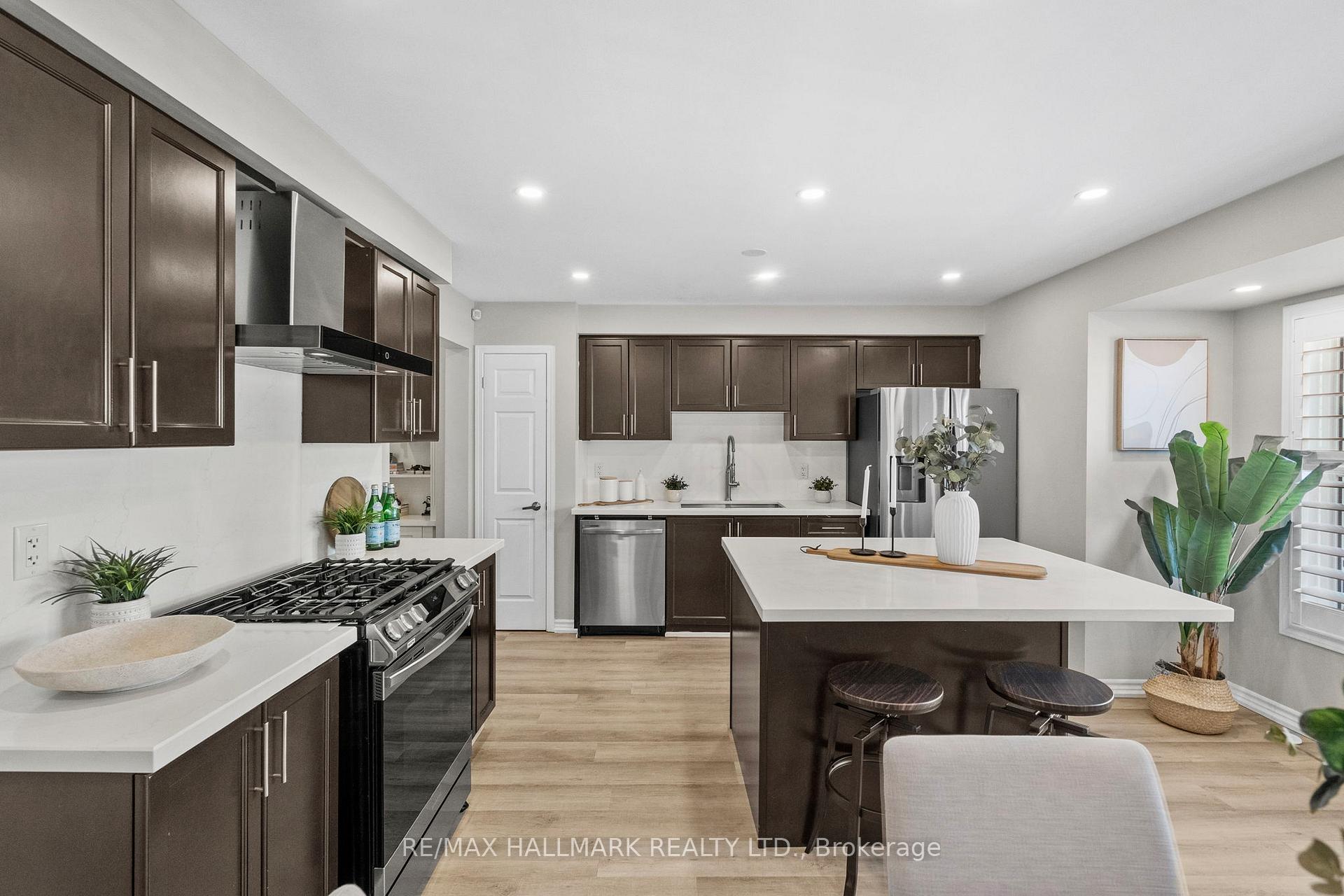 Photo 16 of 553 Gervais Terrace, Milton, Coates — HOMEH