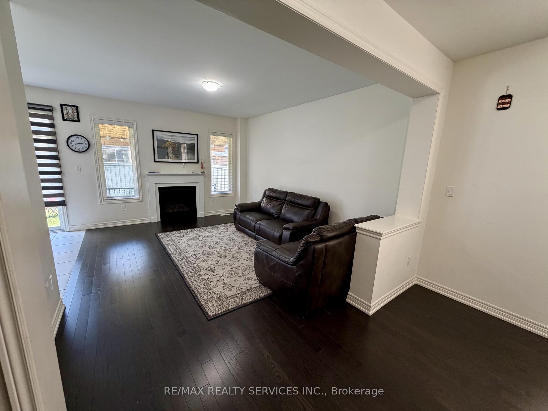 Photo 7 of 41 Oconnor Crescent, Brampton, Northwest Brampton — HOMEH