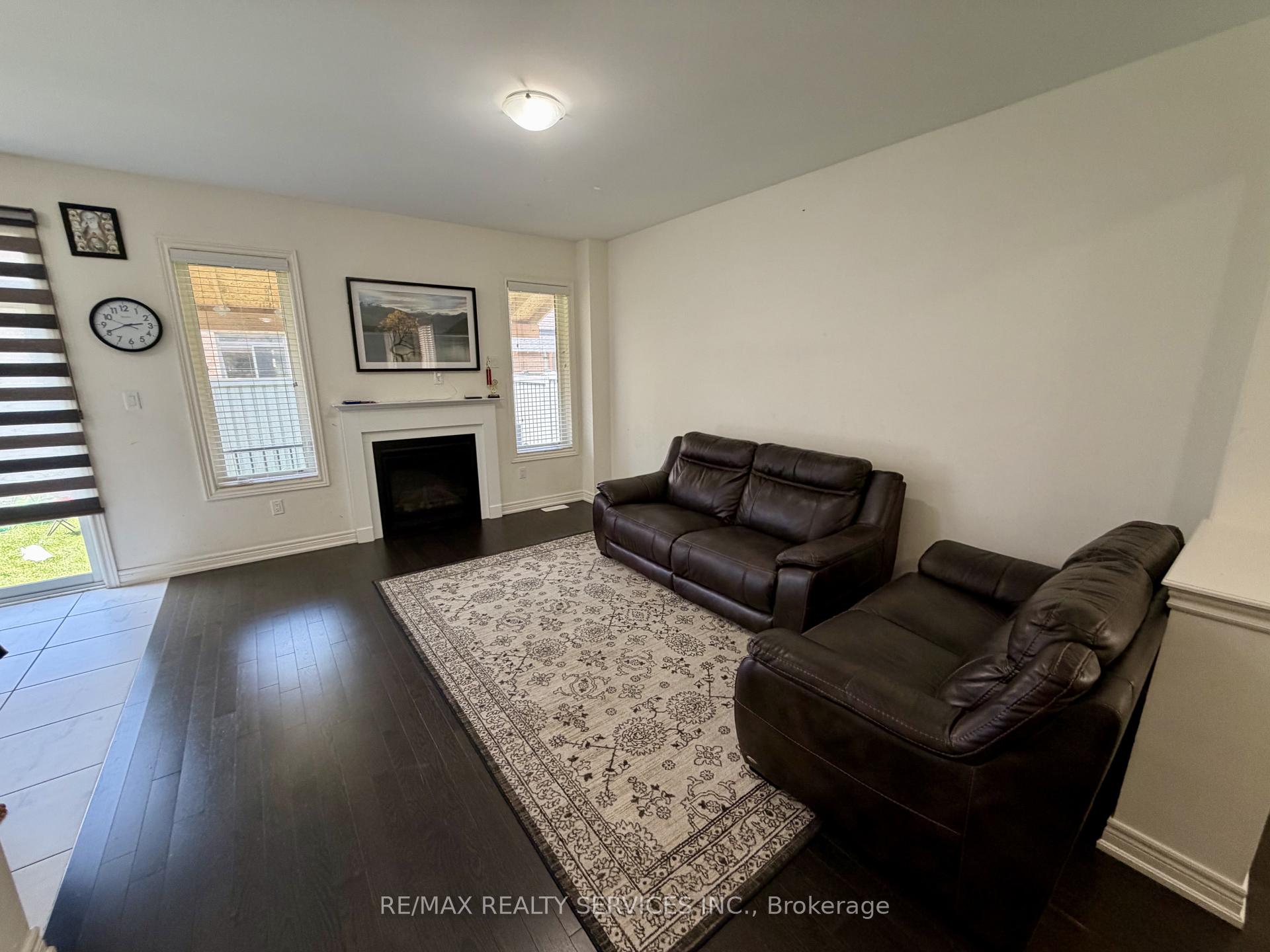 Photo 8 of 41 Oconnor Crescent, Brampton, Northwest Brampton — HOMEH