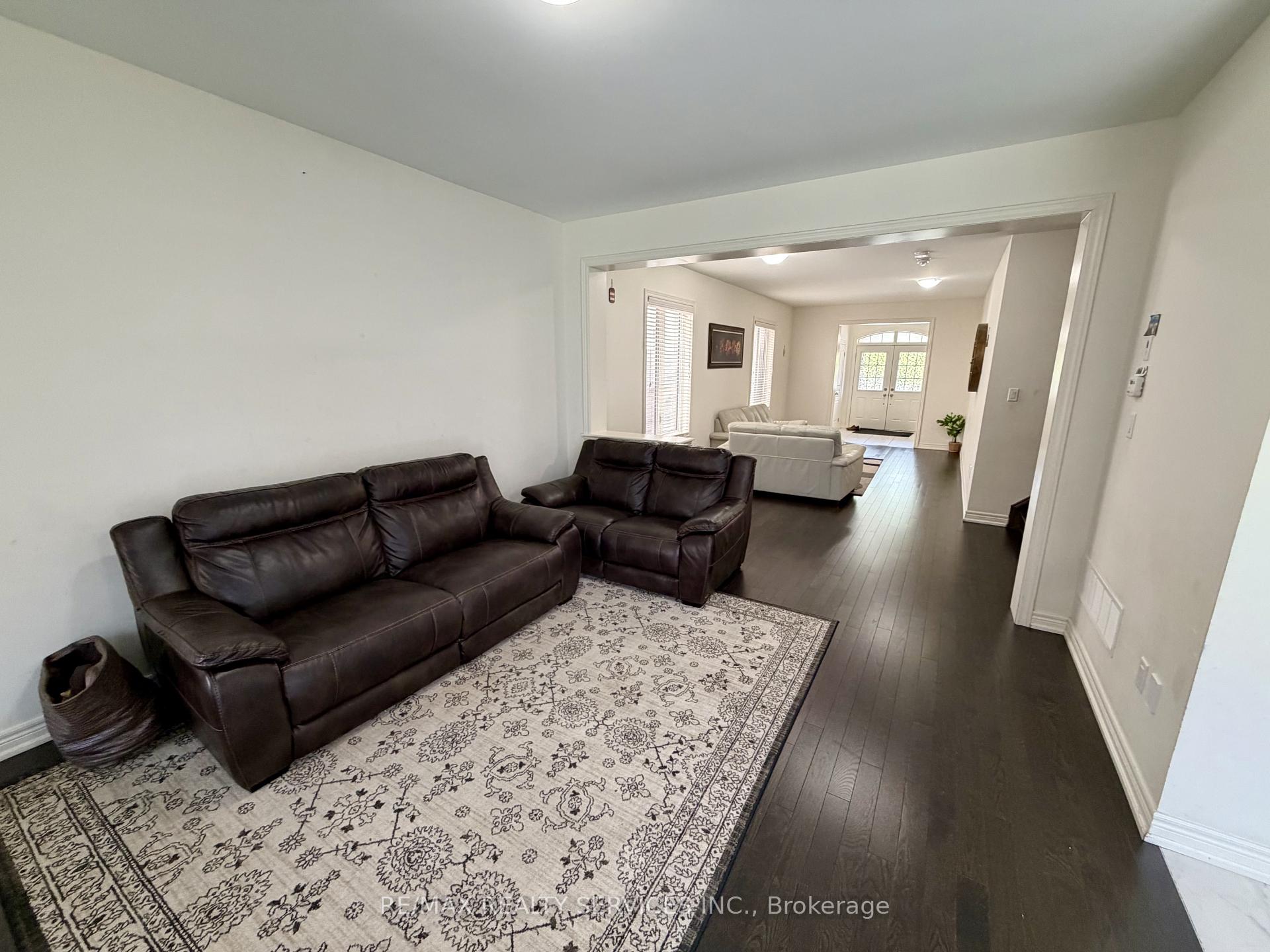 Photo 10 of 41 Oconnor Crescent, Brampton, Northwest Brampton — HOMEH