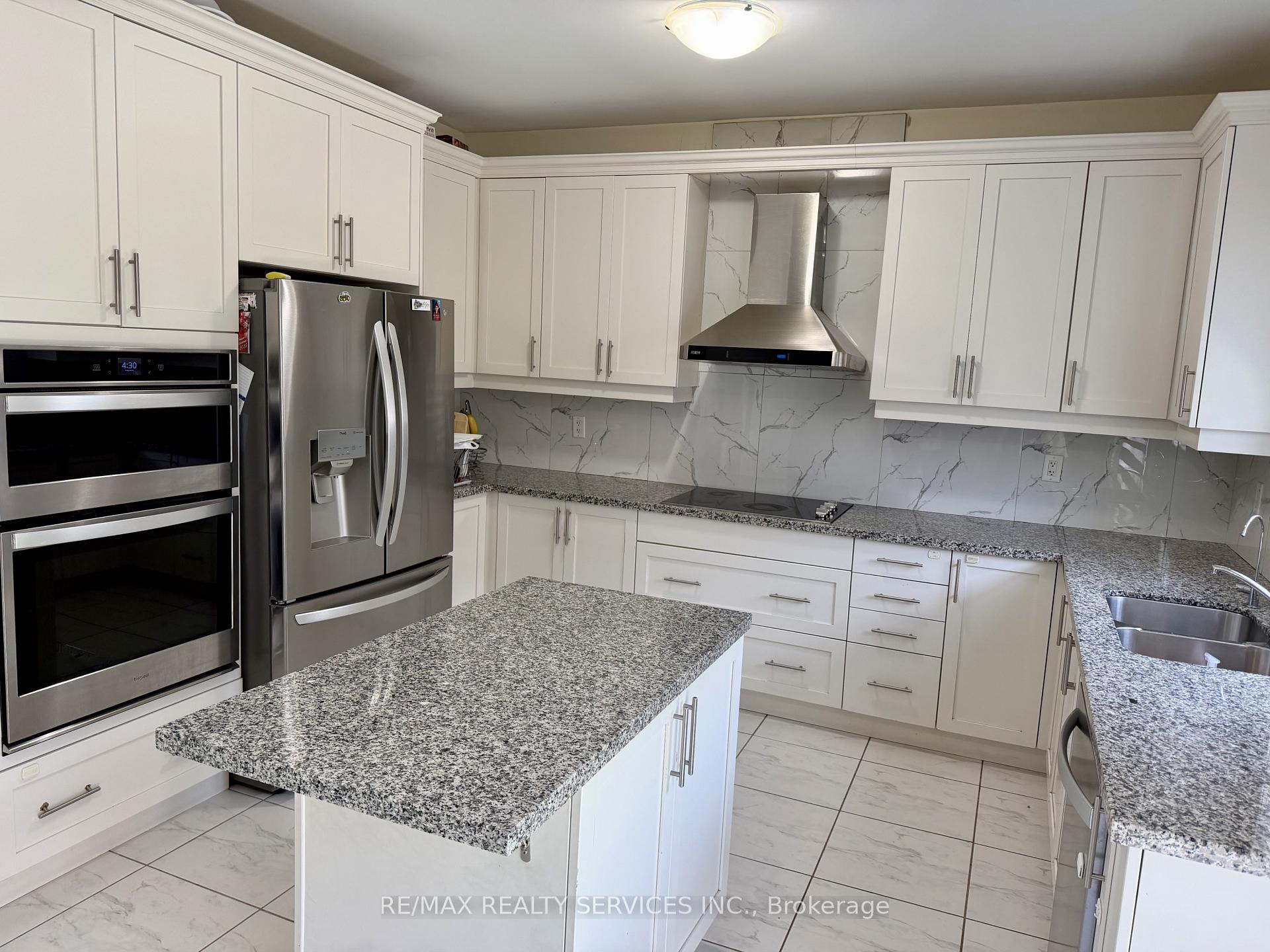 Photo 13 of 41 Oconnor Crescent, Brampton, Northwest Brampton — HOMEH