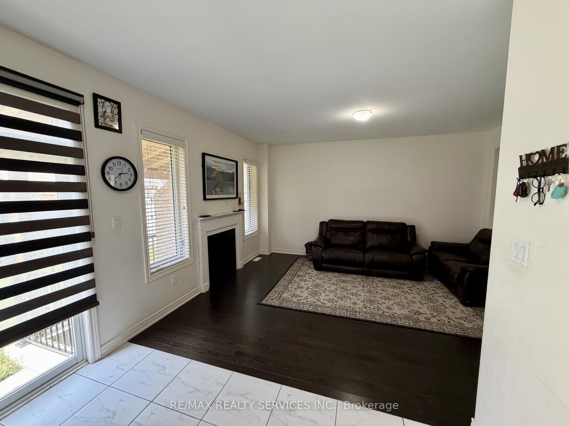 Photo 16 of 41 Oconnor Crescent, Brampton, Northwest Brampton — HOMEH