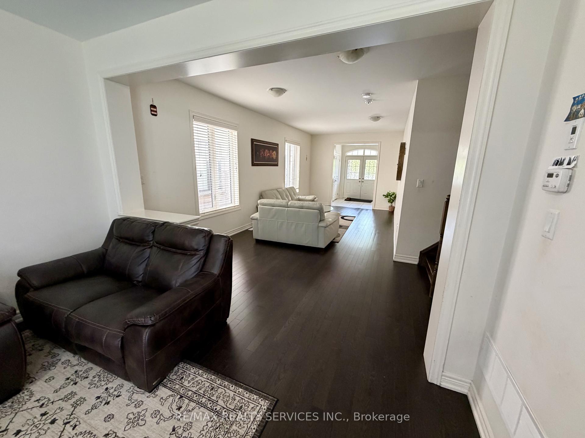 Photo 18 of 41 Oconnor Crescent, Brampton, Northwest Brampton — HOMEH