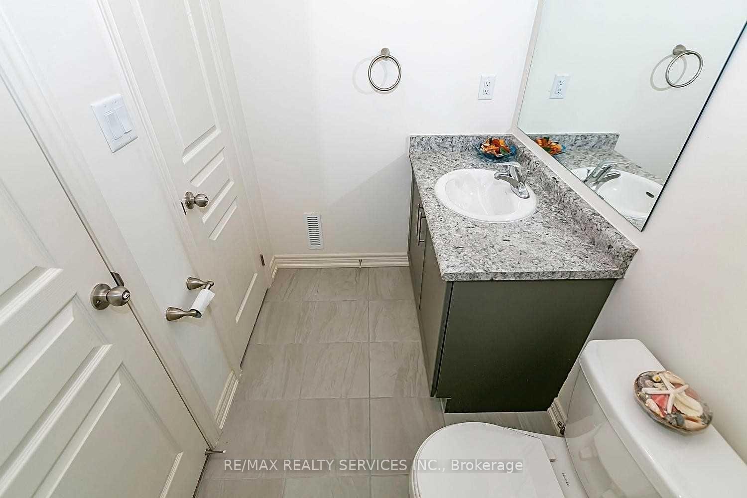 Photo 32 of 41 Oconnor Crescent, Brampton, Northwest Brampton — HOMEH