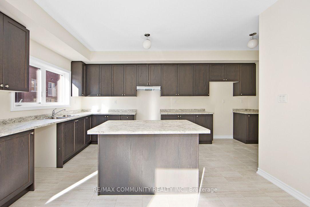 Photo 5 of 2614 Apricot Lane, Pickering, Rural Pickering — HOMEH