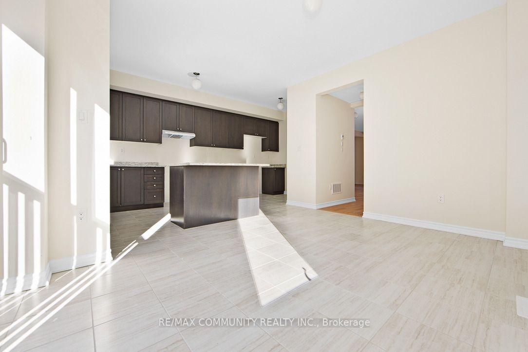 Photo 8 of 2614 Apricot Lane, Pickering, Rural Pickering — HOMEH