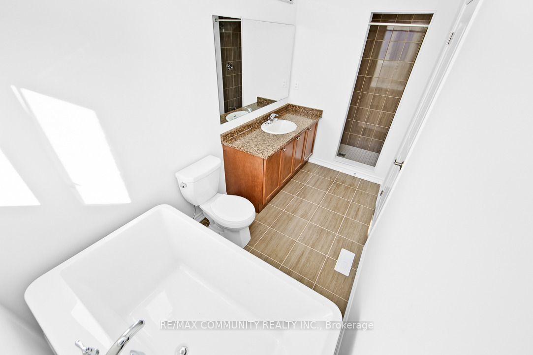 Photo 12 of 2614 Apricot Lane, Pickering, Rural Pickering — HOMEH