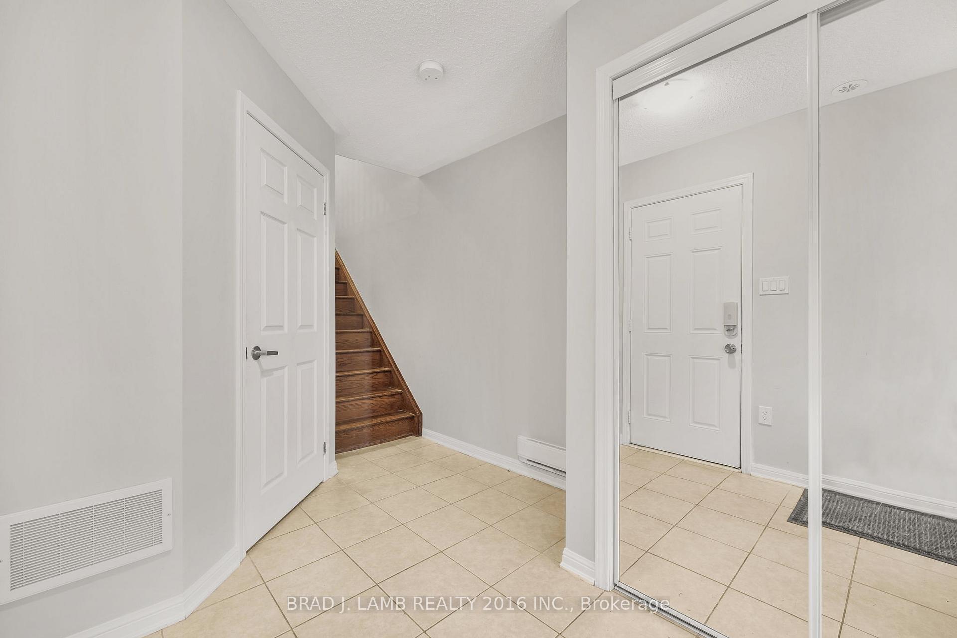 Photo 5 of 930 Nadalin Heights, Milton, Willmott — HOMEH