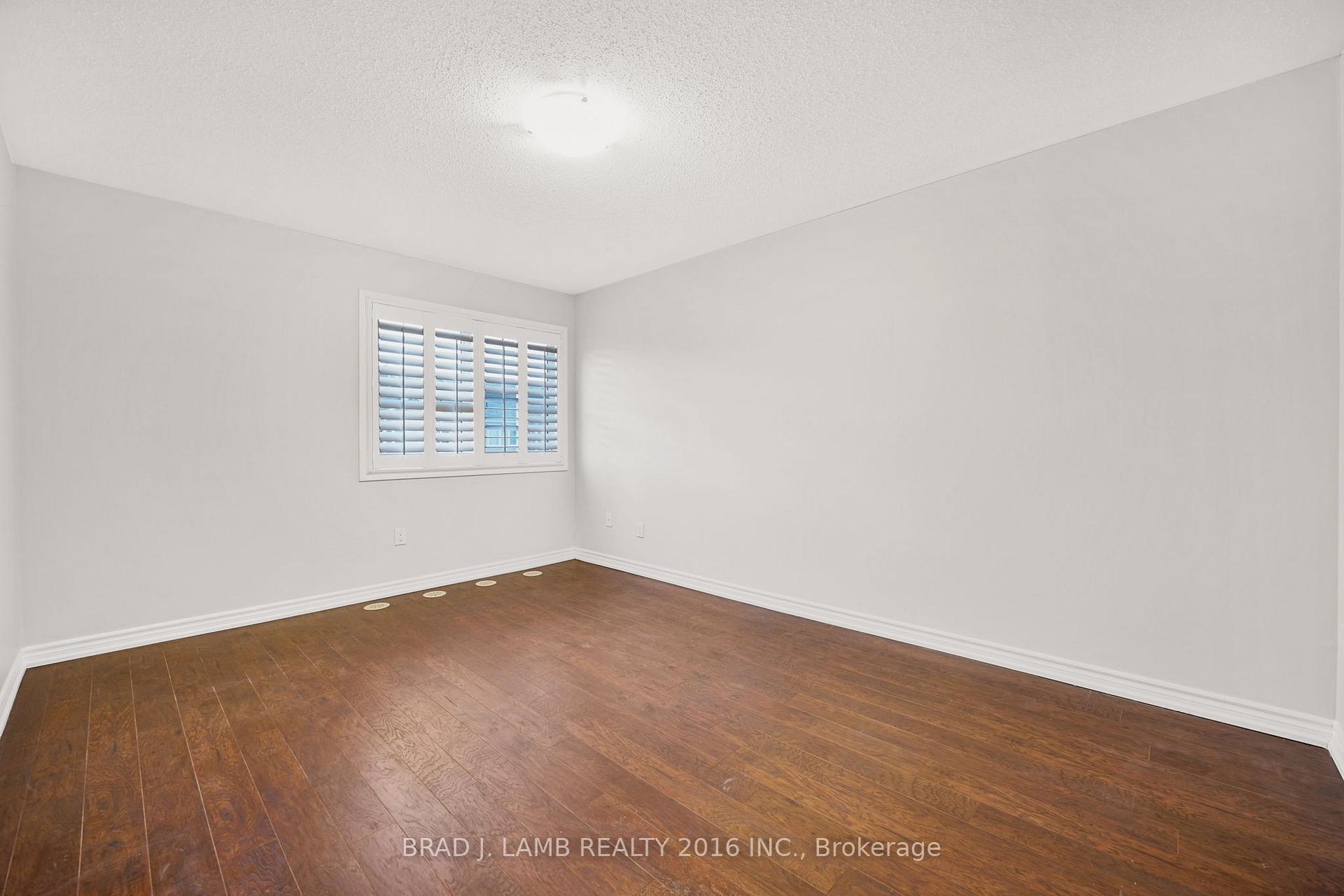 Photo 28 of 930 Nadalin Heights, Milton, Willmott — HOMEH