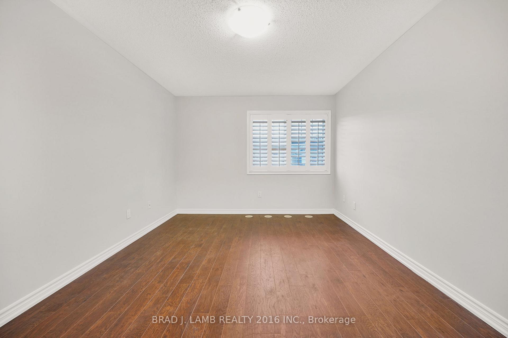 Photo 29 of 930 Nadalin Heights, Milton, Willmott — HOMEH