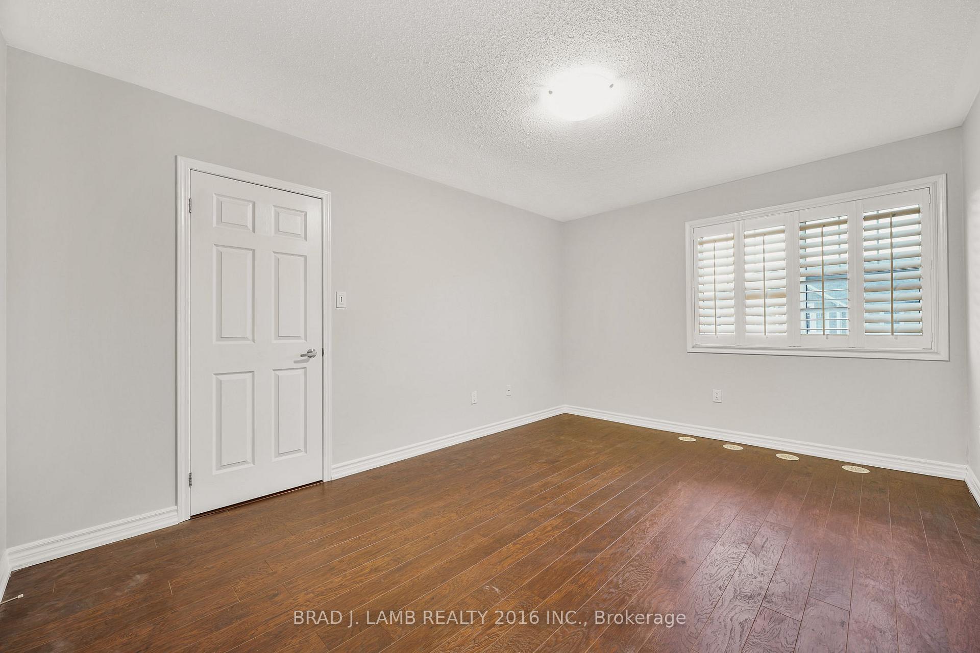 Photo 30 of 930 Nadalin Heights, Milton, Willmott — HOMEH