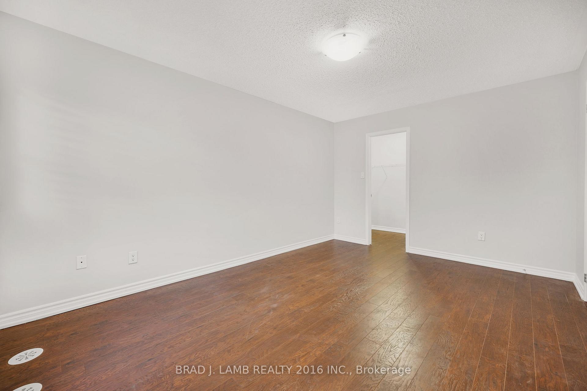 Photo 31 of 930 Nadalin Heights, Milton, Willmott — HOMEH