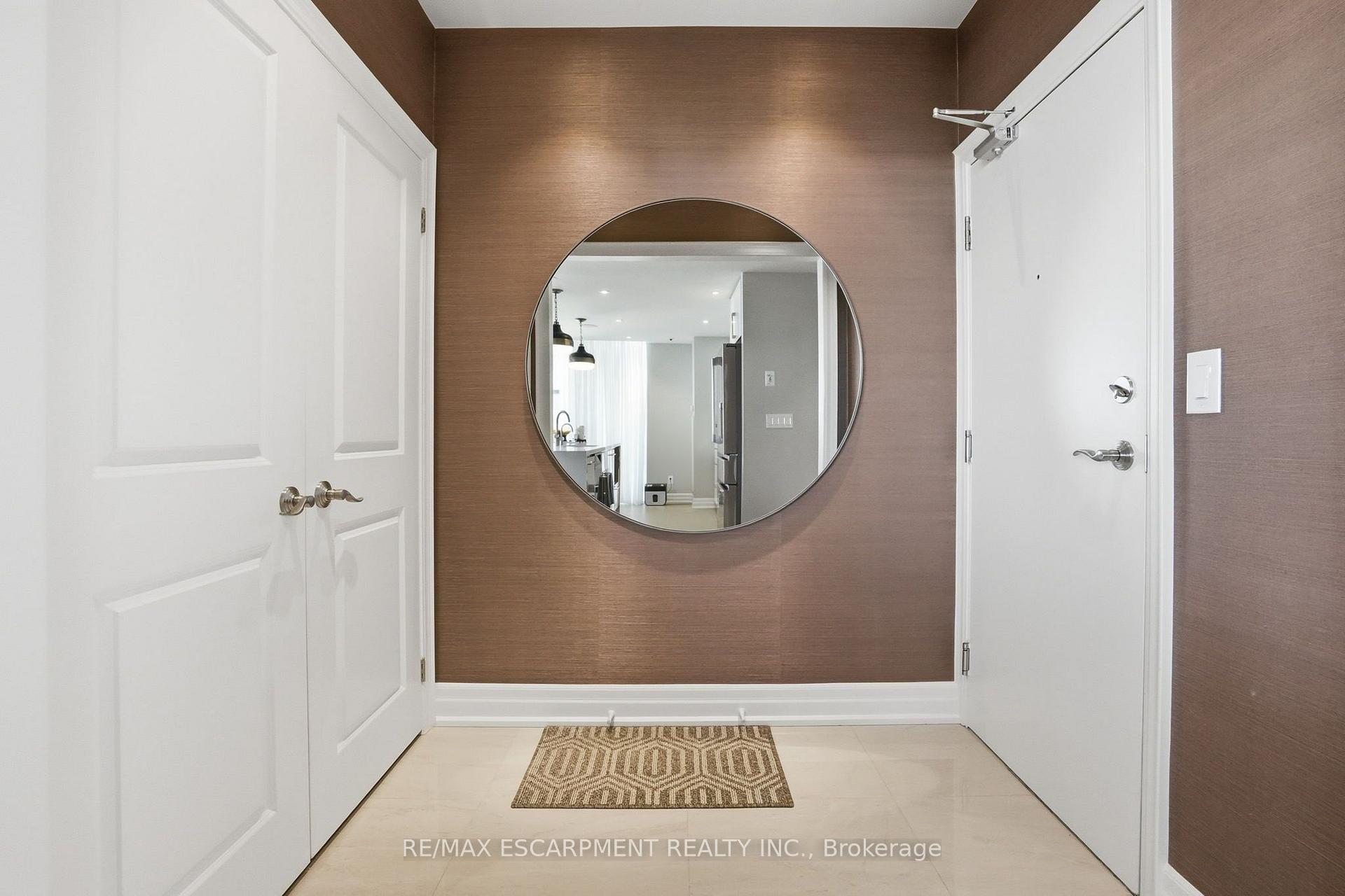 Photo 5 of Unit 1302, 360 Pearl Street, Burlington, Brant — HOMEH