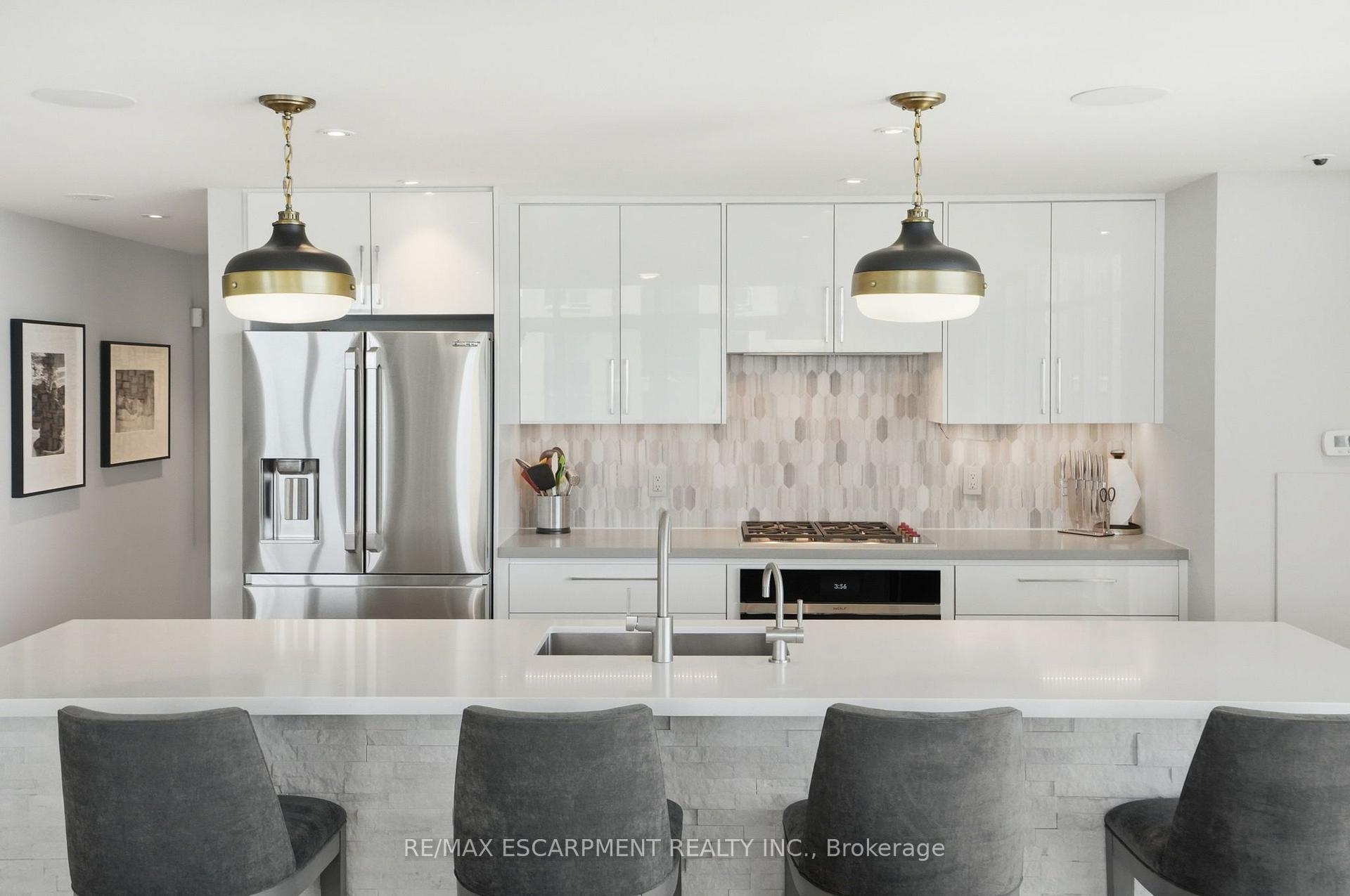 Photo 14 of Unit 1302, 360 Pearl Street, Burlington, Brant — HOMEH