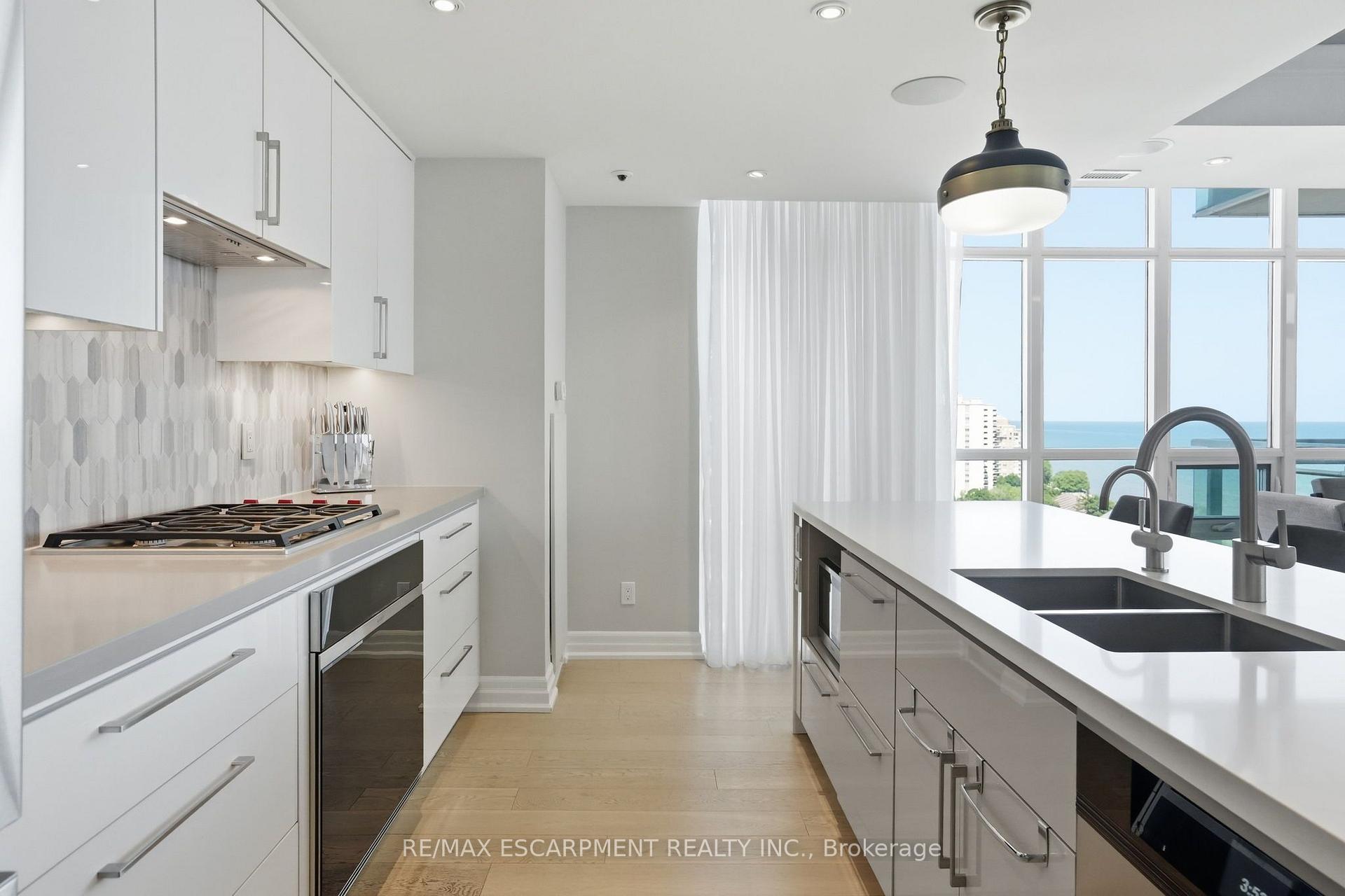 Photo 16 of Unit 1302, 360 Pearl Street, Burlington, Brant — HOMEH