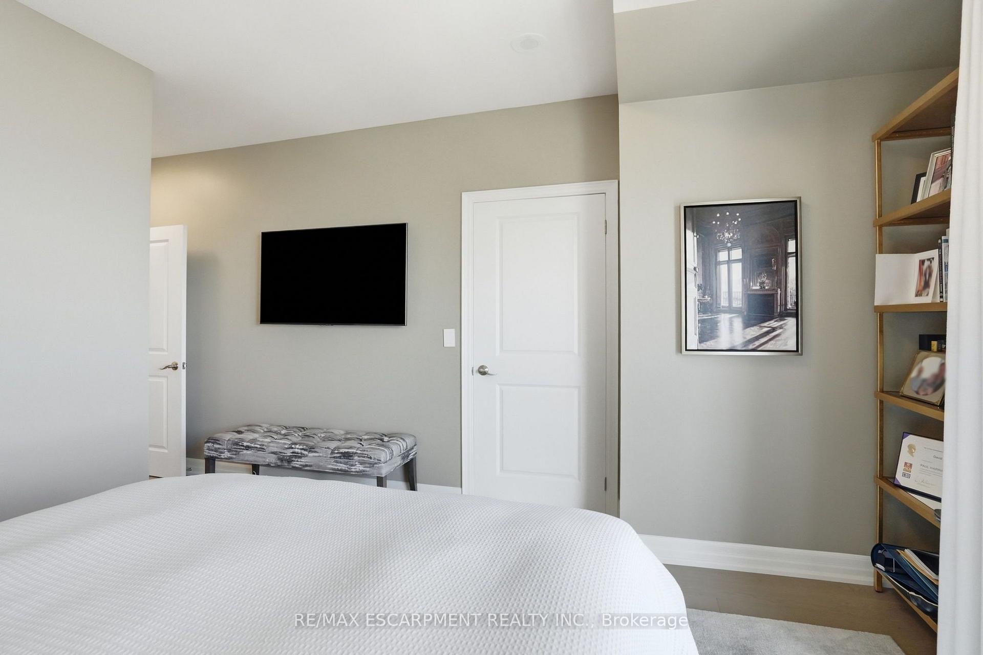Photo 20 of Unit 1302, 360 Pearl Street, Burlington, Brant — HOMEH