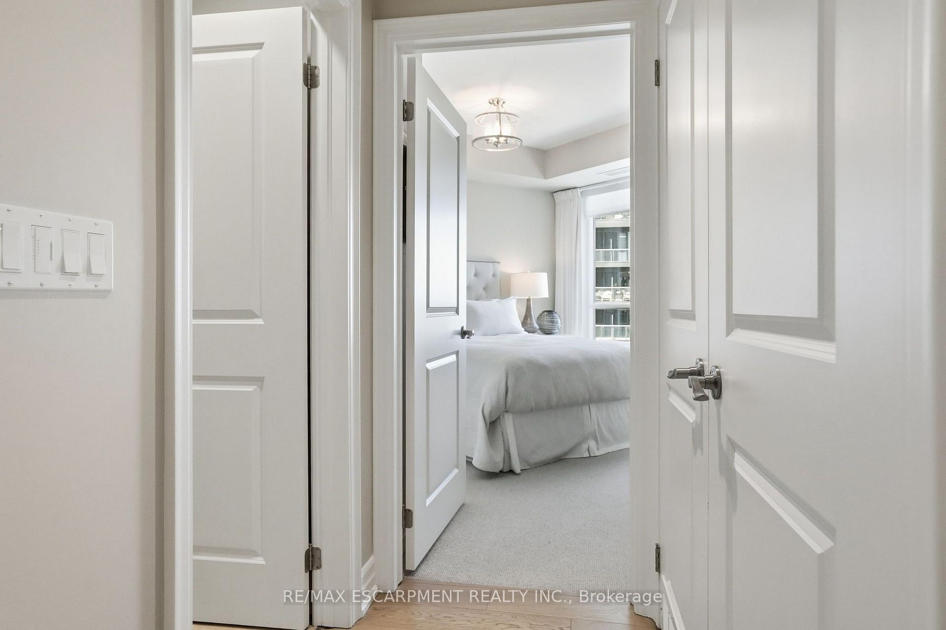 Photo 25 of Unit 1302, 360 Pearl Street, Burlington, Brant — HOMEH