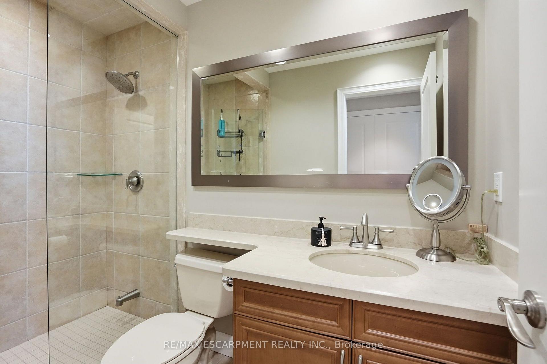 Photo 30 of Unit 1302, 360 Pearl Street, Burlington, Brant — HOMEH