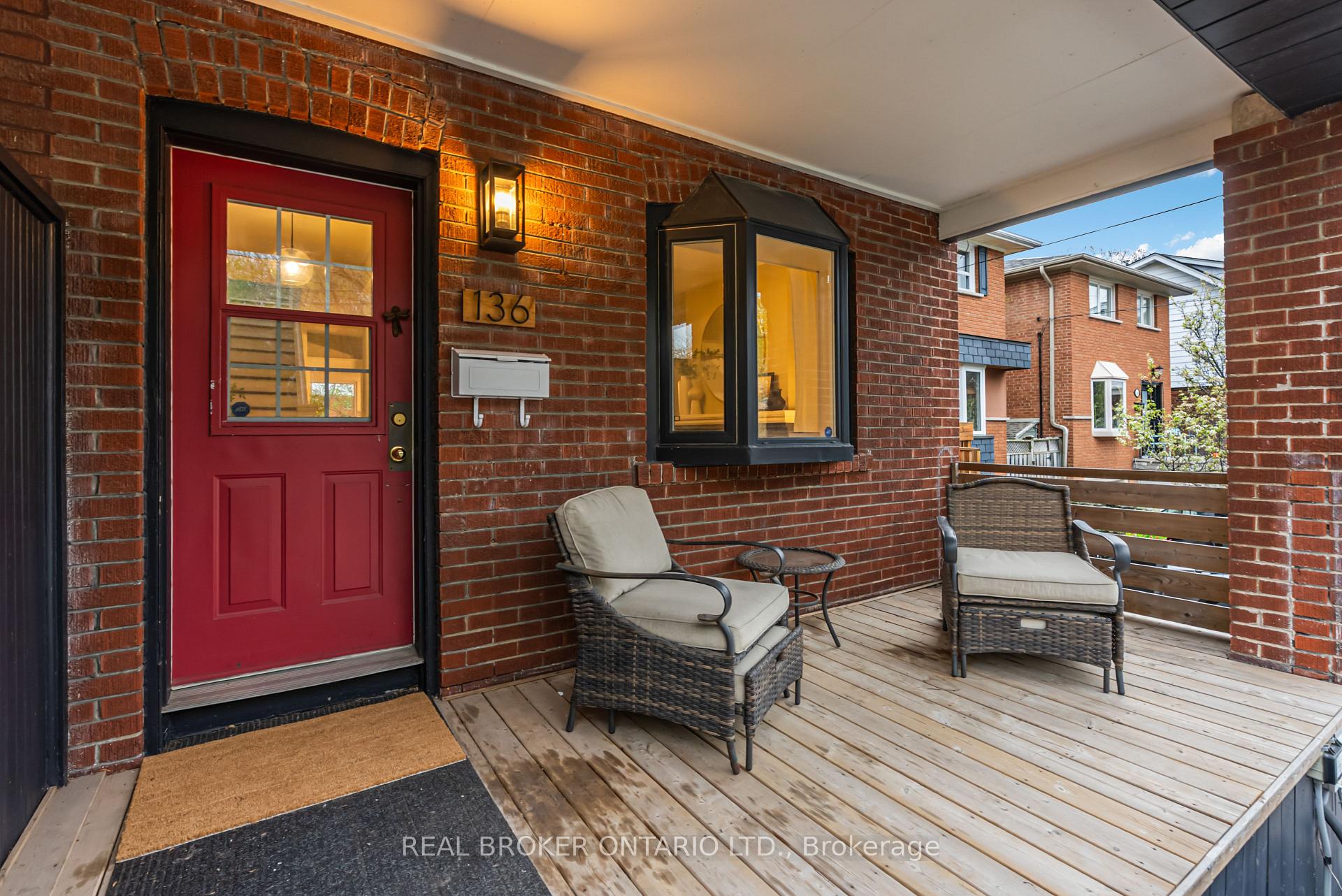 Photo 2 of 136 Blantyre Avenue, Toronto, The Beaches — HOMEH