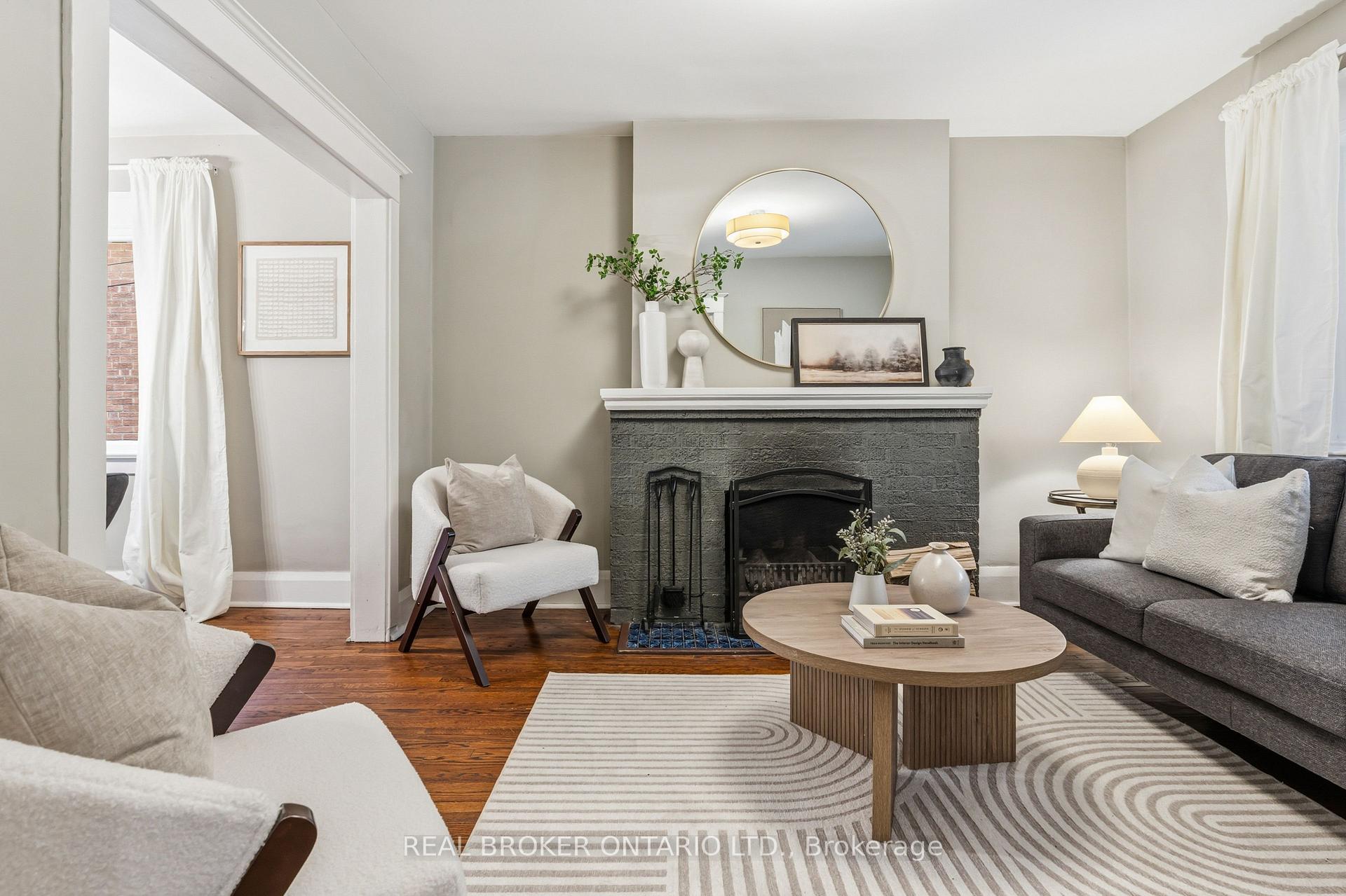 Photo 4 of 136 Blantyre Avenue, Toronto, The Beaches — HOMEH