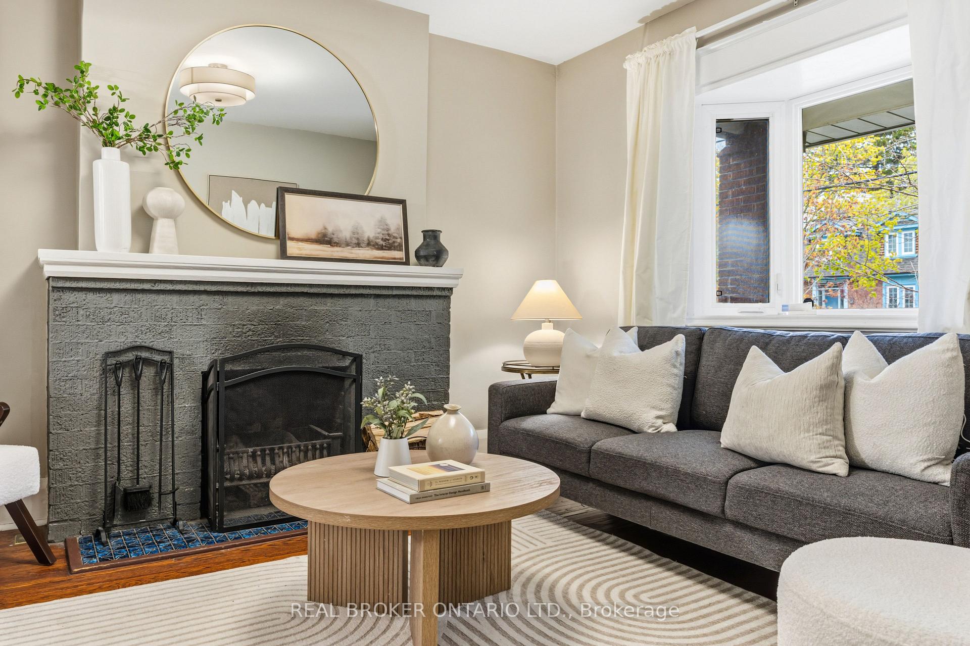 Photo 5 of 136 Blantyre Avenue, Toronto, The Beaches — HOMEH