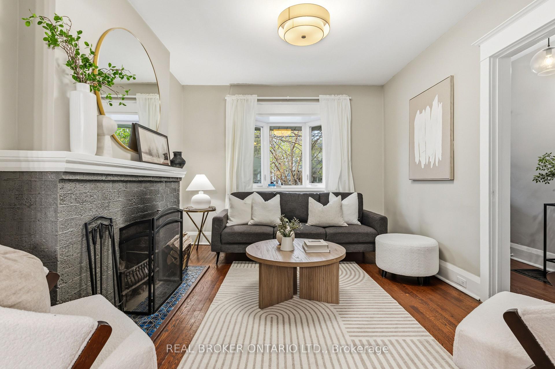 Photo 6 of 136 Blantyre Avenue, Toronto, The Beaches — HOMEH