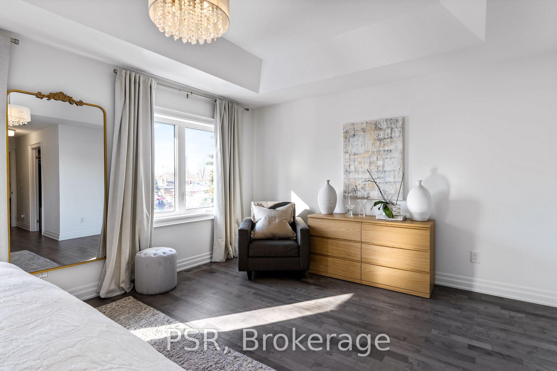 Photo 17 of 8 Willowbrook Road, Etobicoke, Mimico — HOMEH