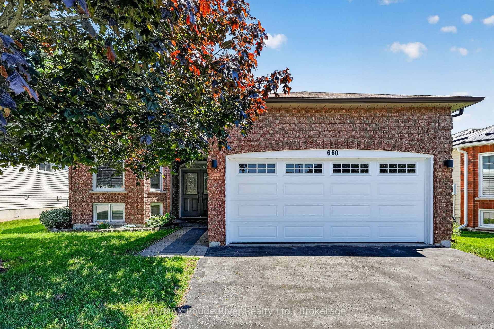 Photo 2 of 660 Ewing Street, Cobourg — HOMEH