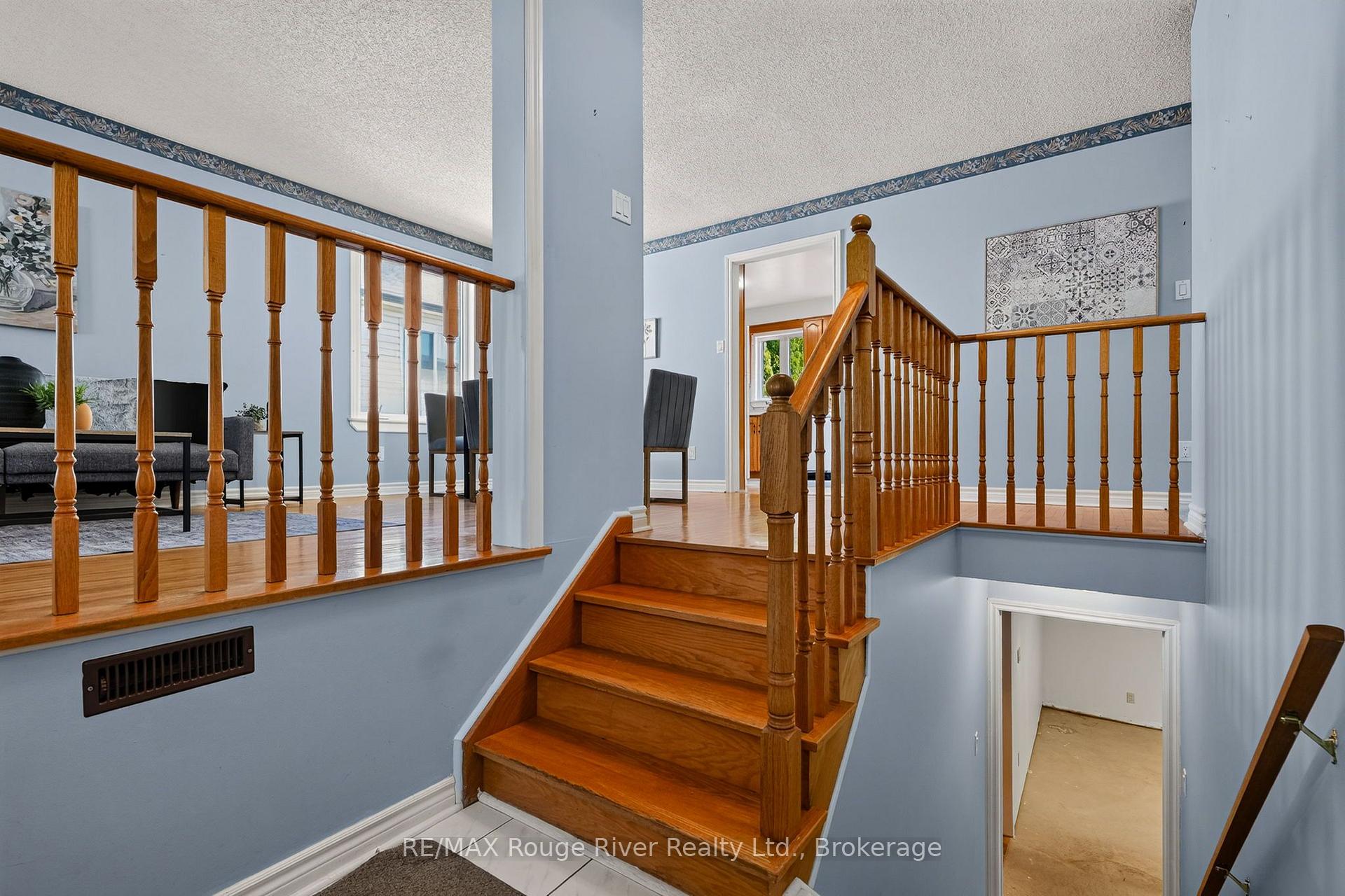 Photo 7 of 660 Ewing Street, Cobourg — HOMEH