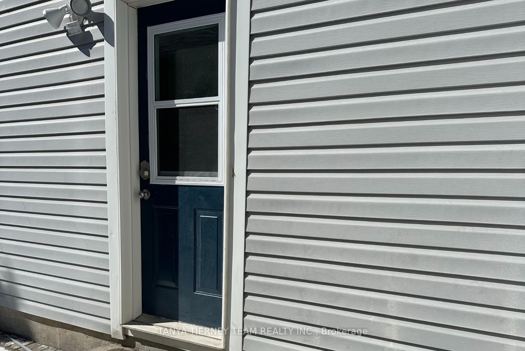 Photo 2 of 373 Carnwith Drive E, Whitby, Brooklin — HOMEH