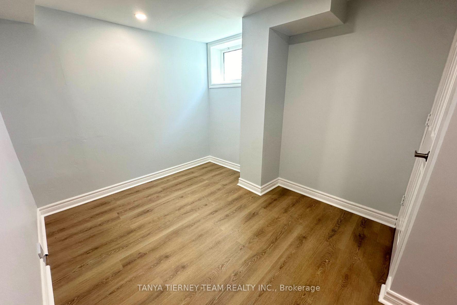 Photo 7 of 373 Carnwith Drive E, Whitby, Brooklin — HOMEH
