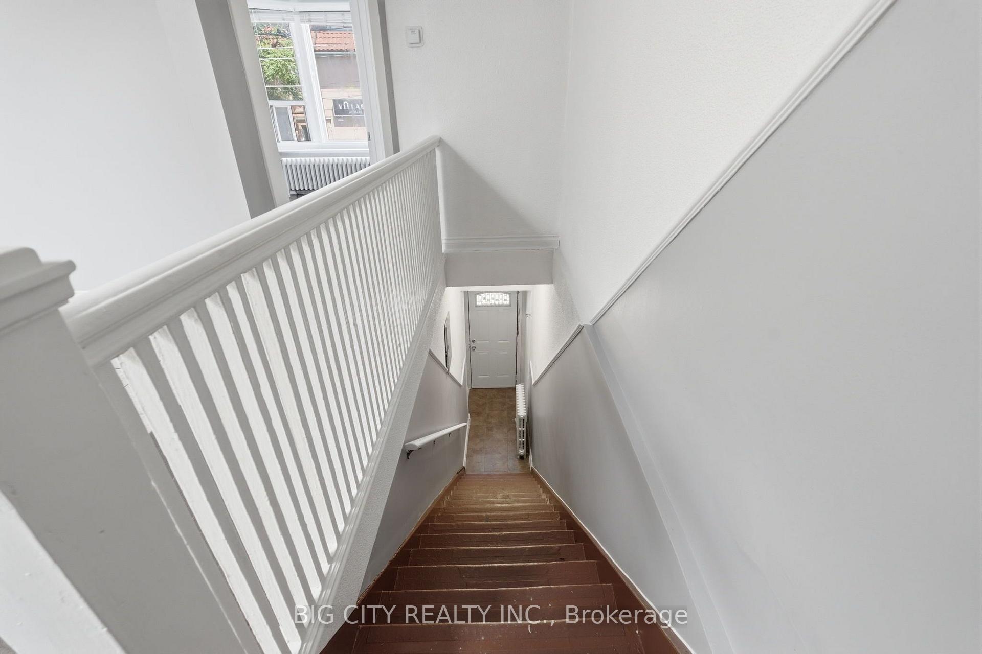 Photo 6 of Unit Upper, 1362 Bathurst Street, Toronto, Wychwood — HOMEH