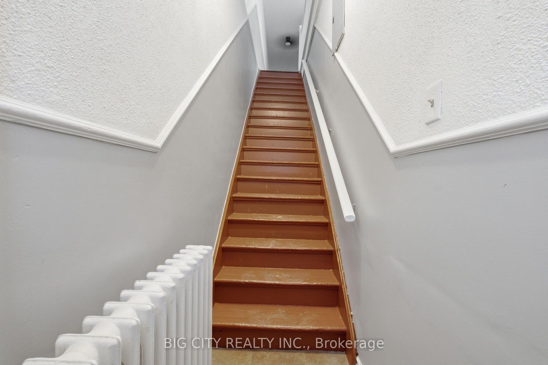 Photo 7 of Unit Upper, 1362 Bathurst Street, Toronto, Wychwood — HOMEH