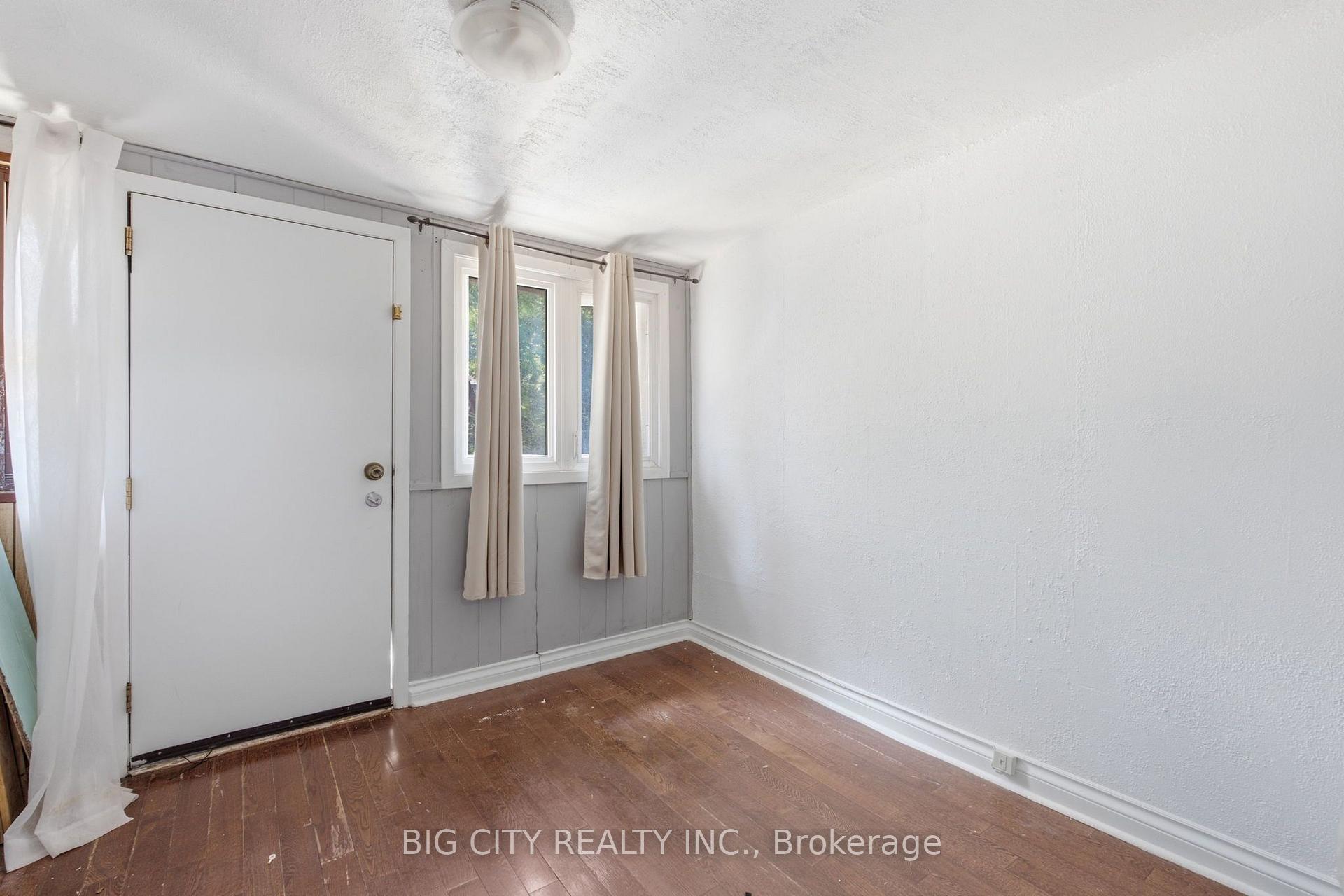 Photo 12 of Unit Upper, 1362 Bathurst Street, Toronto, Wychwood — HOMEH