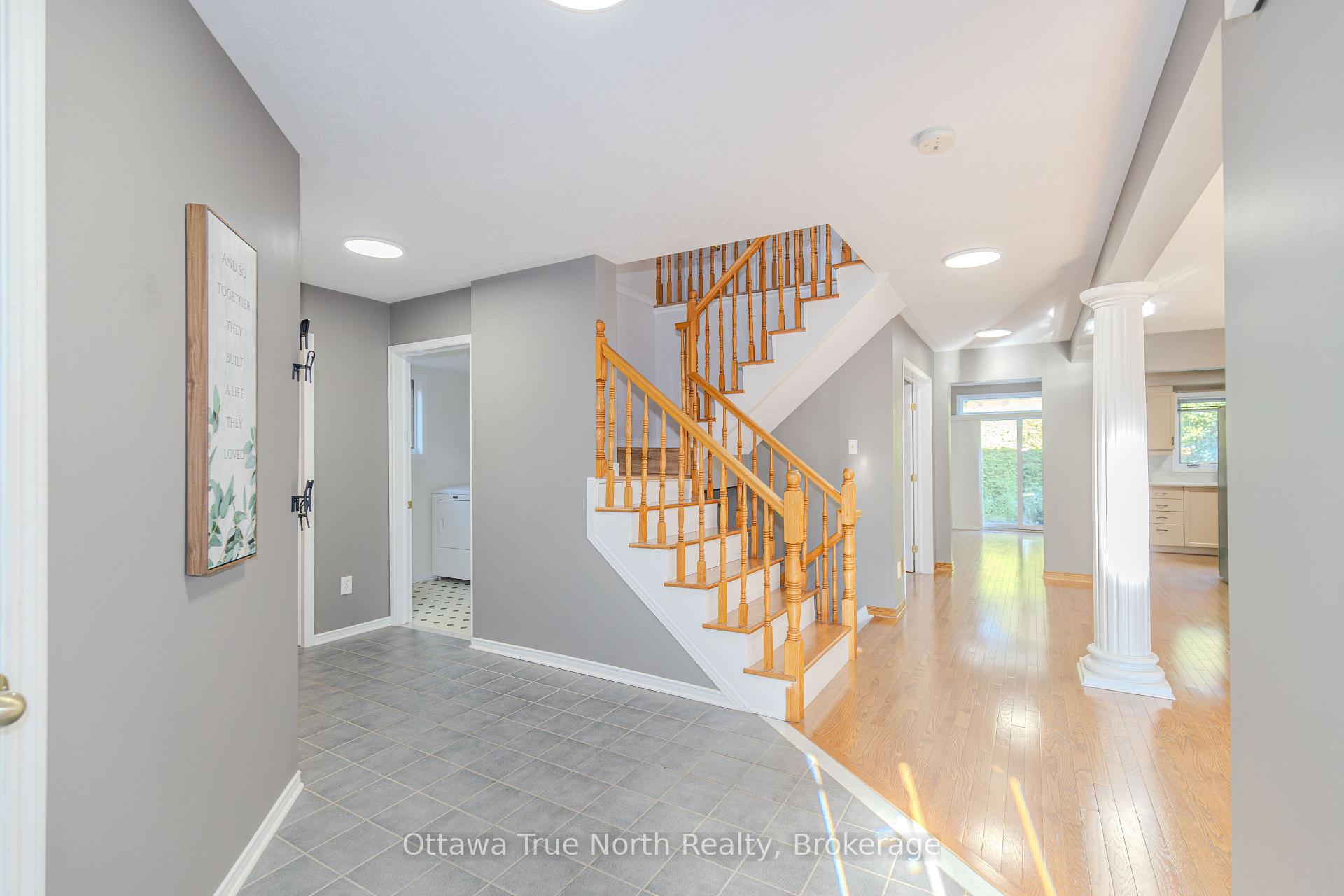 Photo 3 of 282 Knudson Drive, Ottawa, Kanata - Kanata Lakes/Heritage Hills — HOMEH