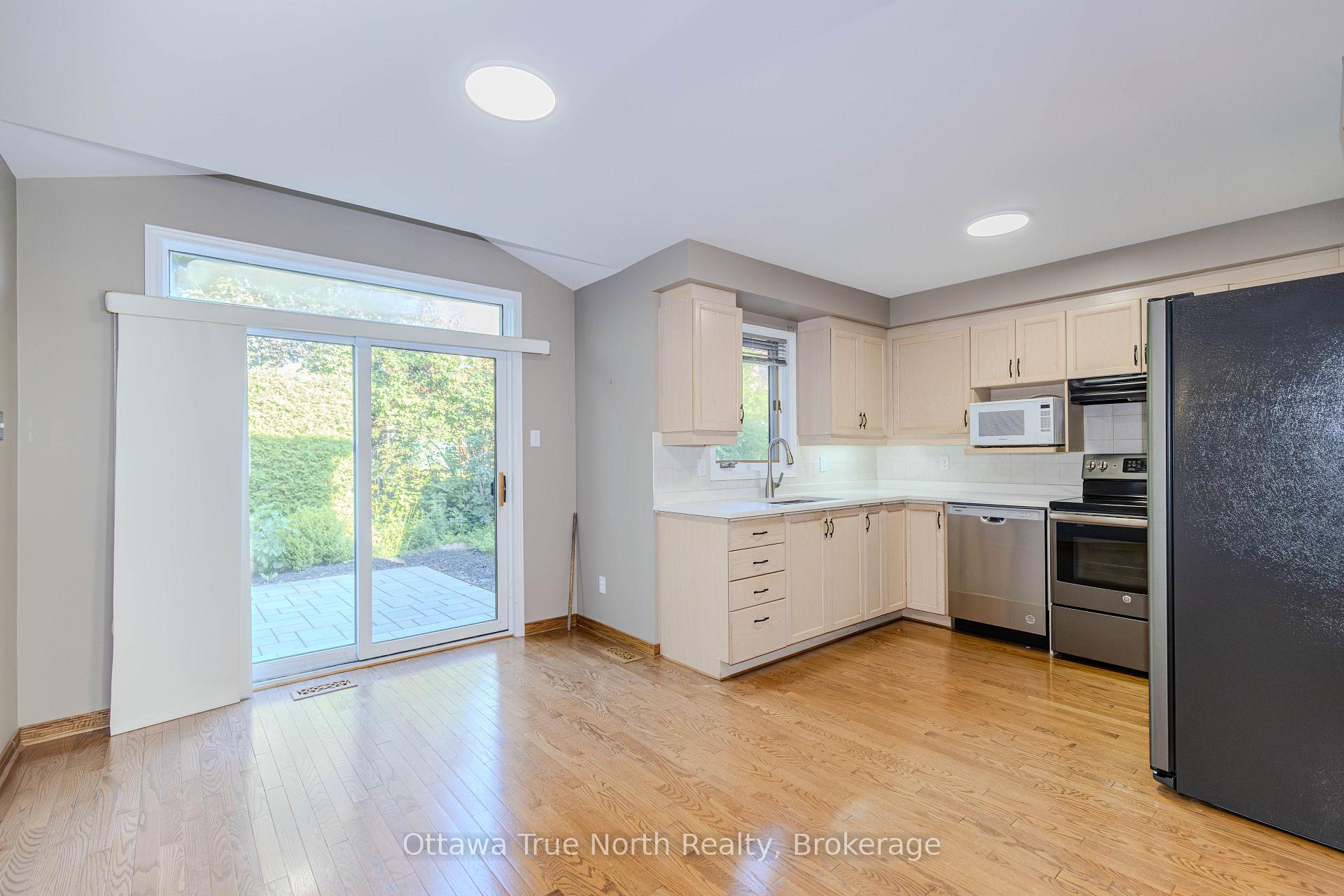 Photo 13 of 282 Knudson Drive, Ottawa, Kanata - Kanata Lakes/Heritage Hills — HOMEH