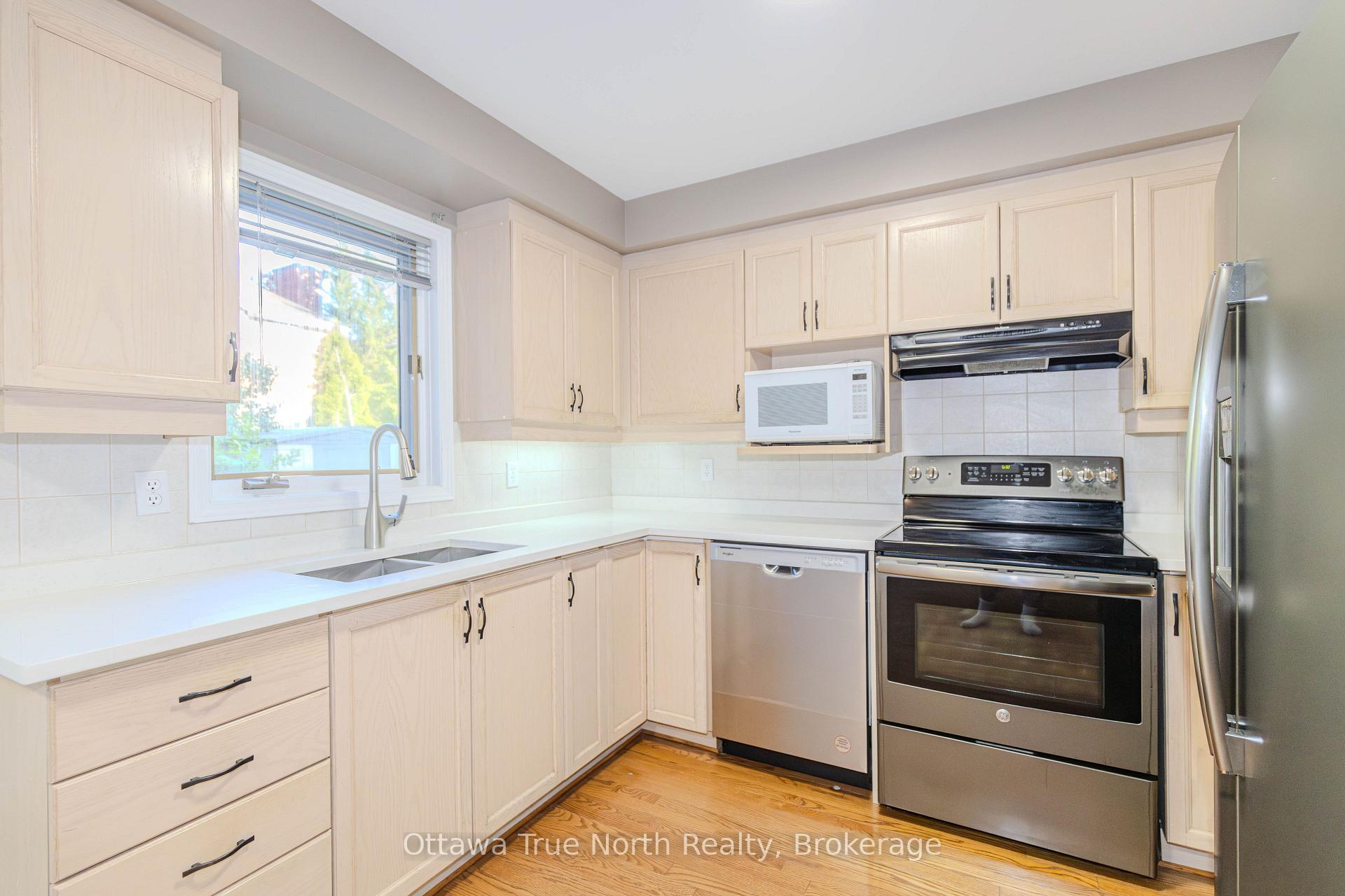 Photo 14 of 282 Knudson Drive, Ottawa, Kanata - Kanata Lakes/Heritage Hills — HOMEH
