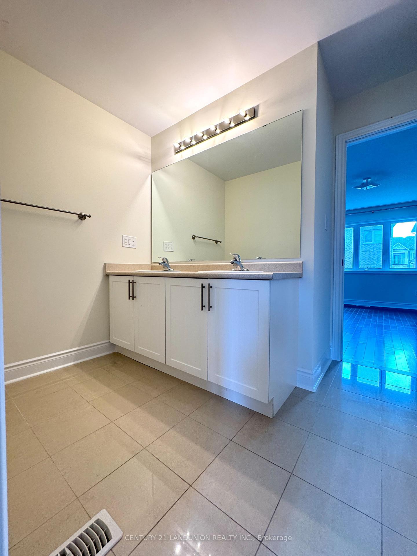 Photo 19 of 921 Goring Circle, Newmarket, Stonehaven-Wyndham — HOMEH