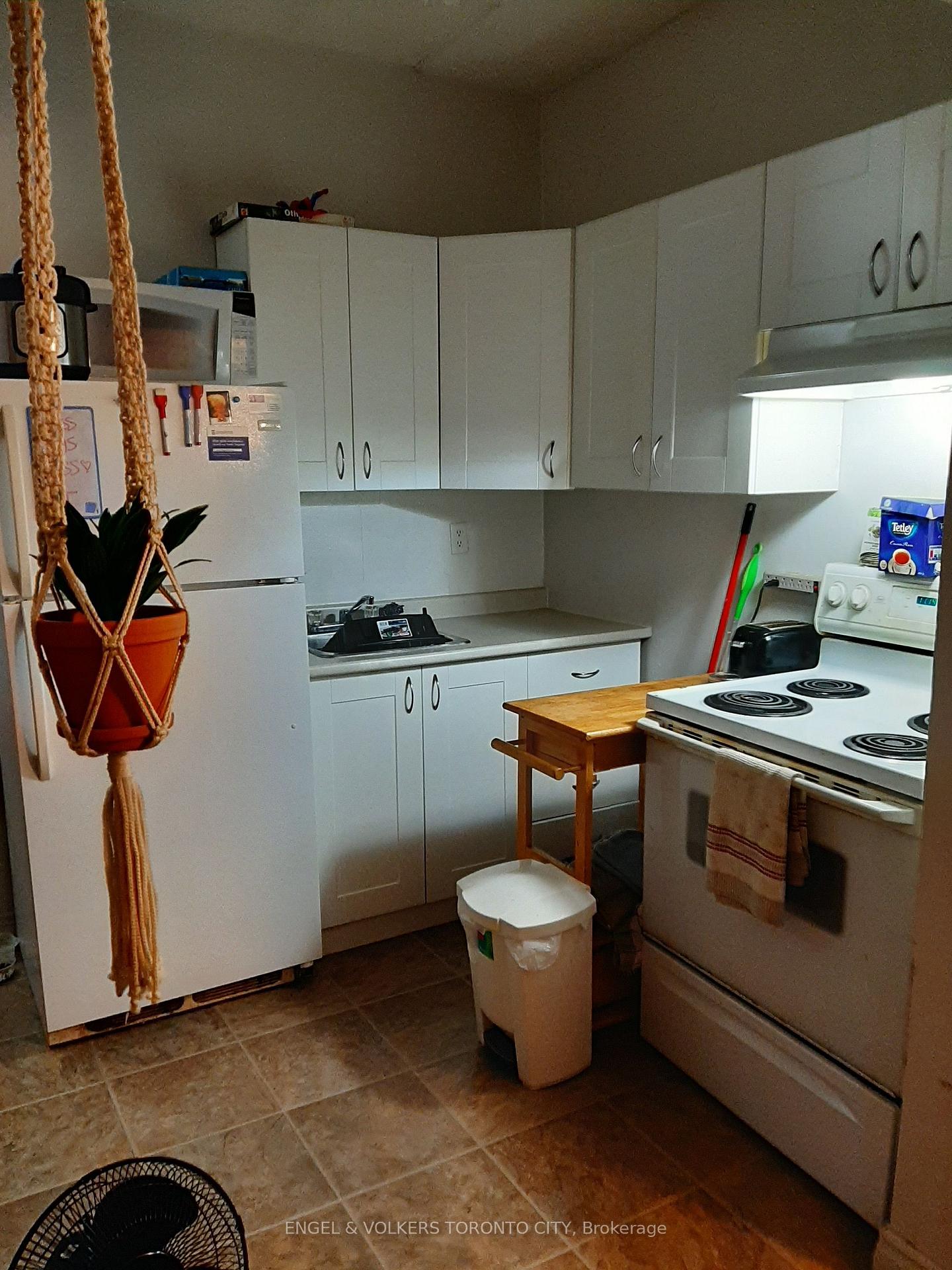 Photo 3 of Unit 3, 1242 College Street, Toronto, Dufferin Grove — HOMEH