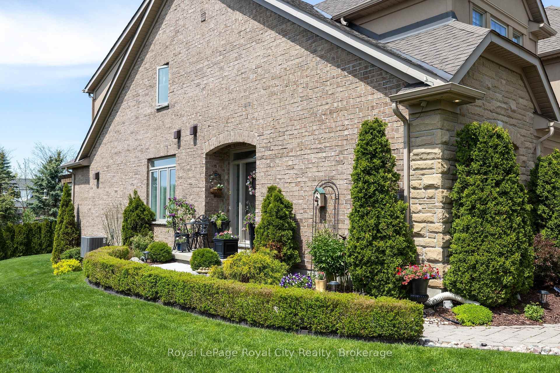 Photo 5 of 129 Millview Court, Guelph/Eramosa, Rockwood — HOMEH